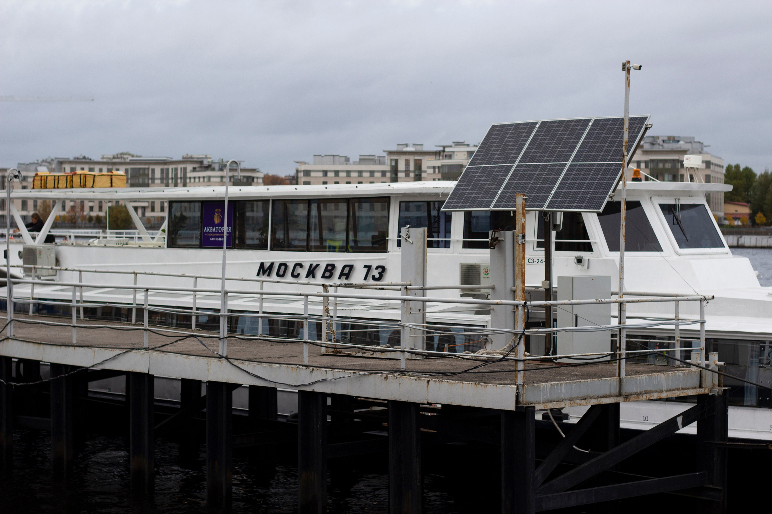 Съемка для сайта аренды катеров в Санкт-Петербурге, подготовка к свадебной прогулке по рекам и каналам. Фотограф в Санкт-Петербурге Смирнова Диана