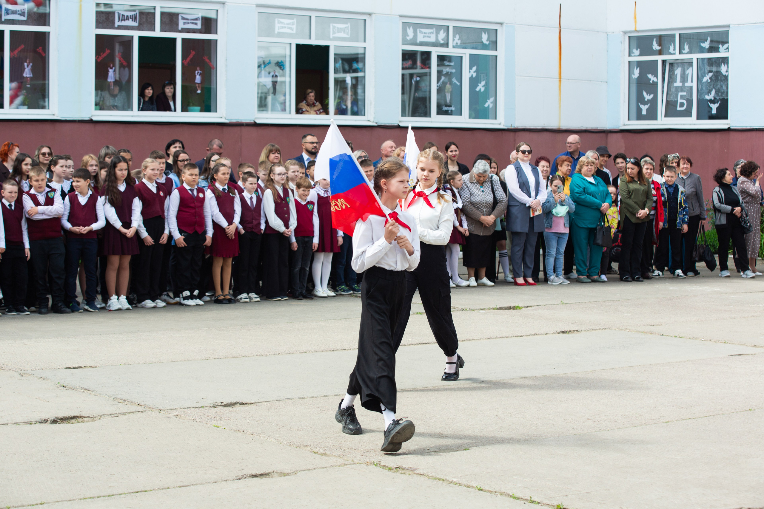 ПОСЛЕДНИЙ ЗВОНОК 2025 9 ШКОЛА. ТВОЙ АЛЬБОМ / ТВОИ ПРАВИЛА