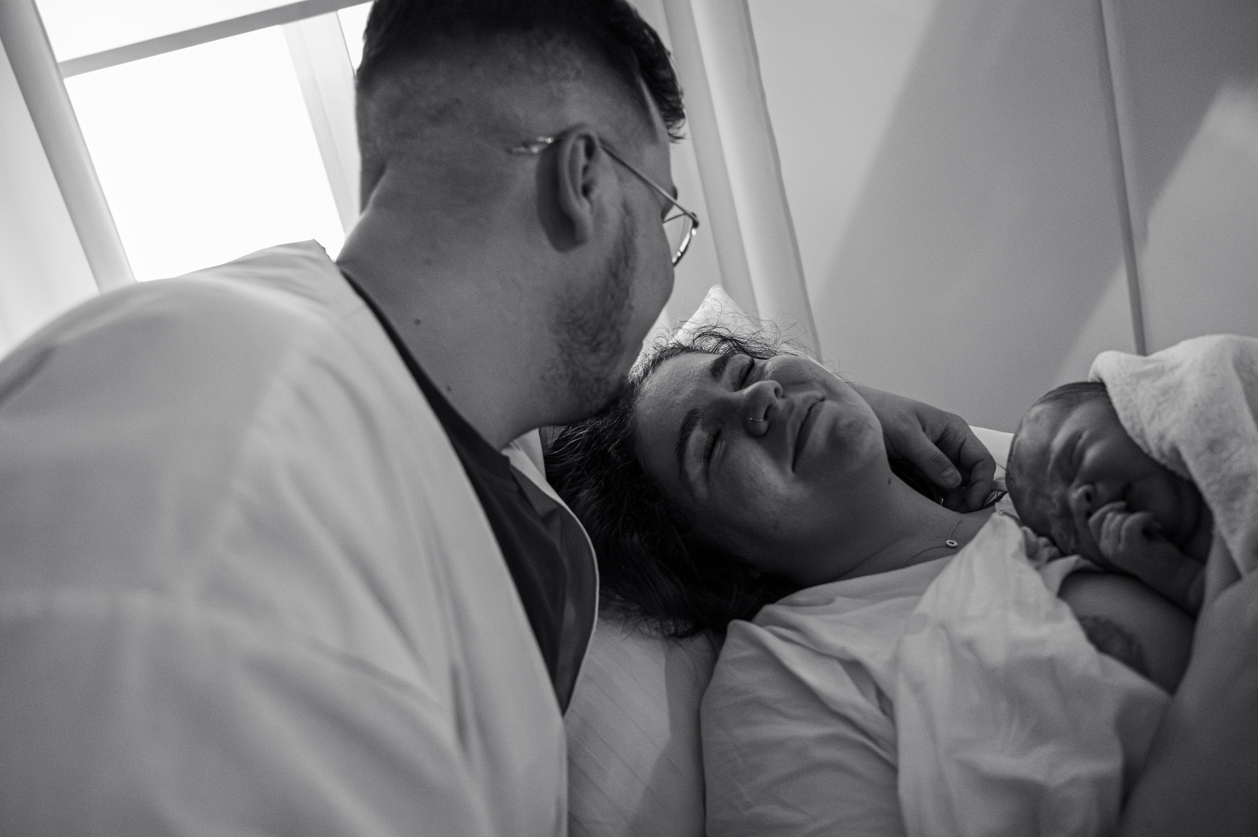 Василиса родилась. Роддом на Фурштатской. Парцалис Г.К./ Иринина А.С. Фотограф на роды СПБ Юлия Герасимова