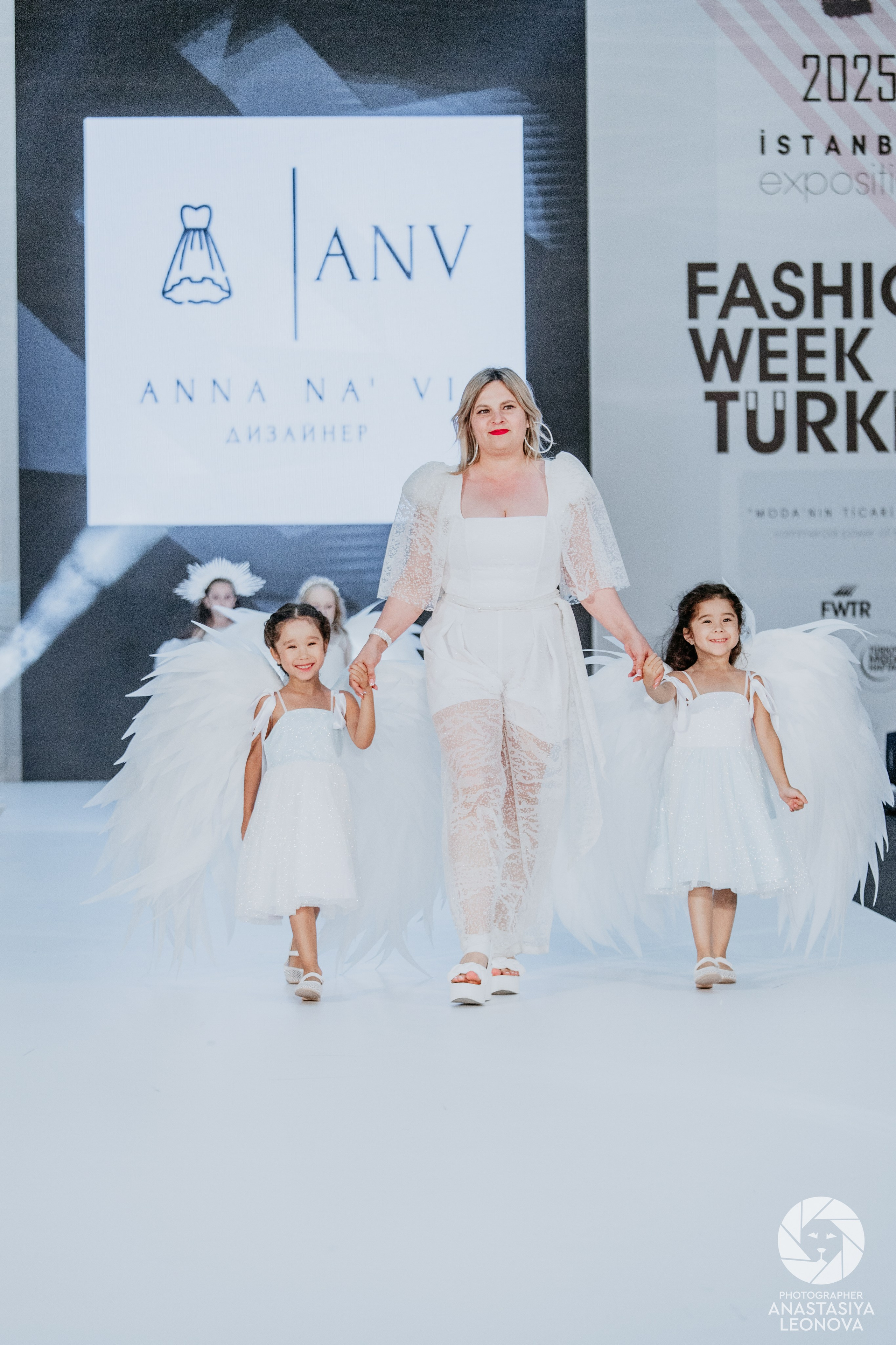 Fashion Week Türkiye [spring, 2025]. Anastasia Leonowa