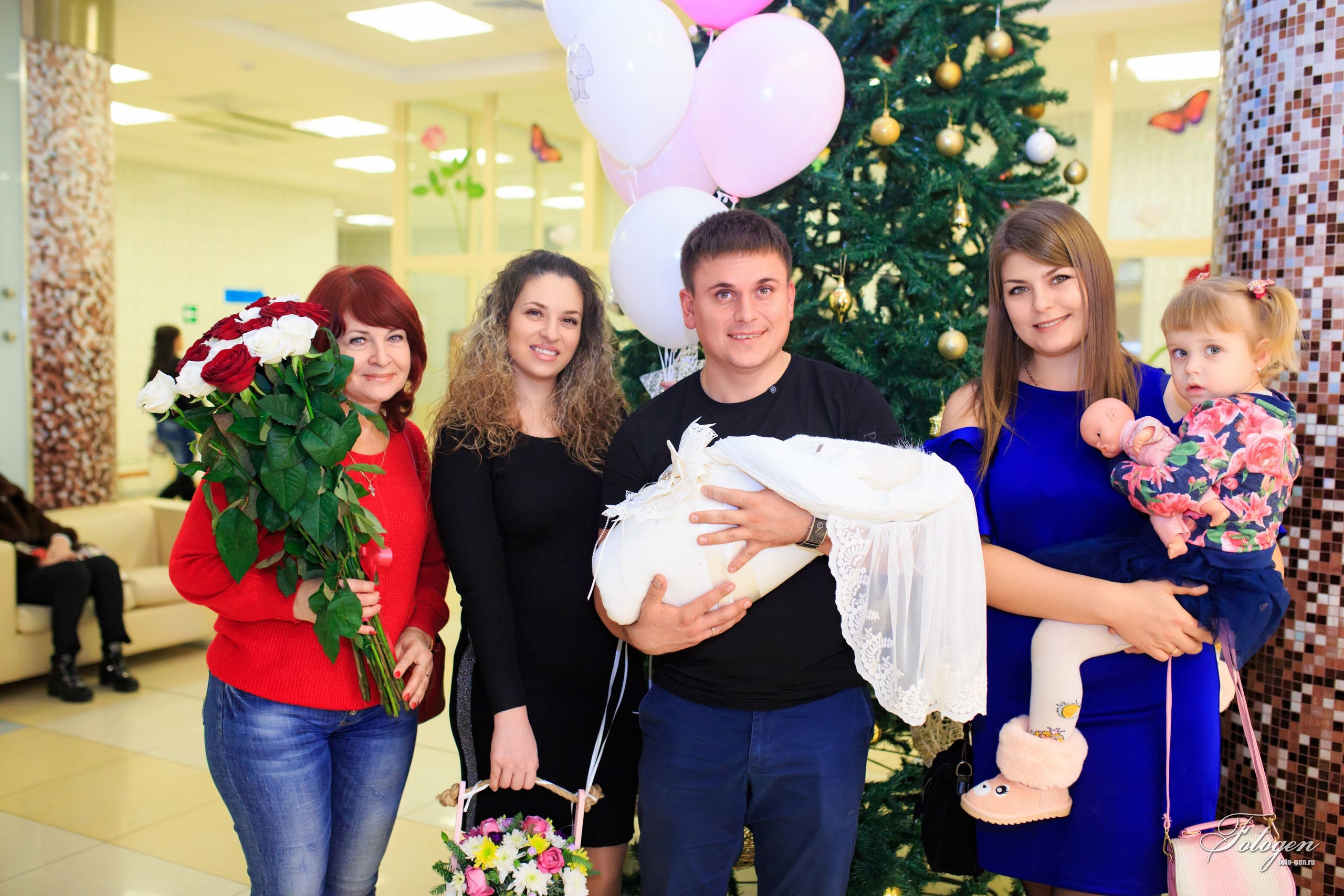 Фотосессия выписки из роддома в Краснодаре | Портфолио Fotogen. Интерьерная фотостудия FOTOGEN г. Краснодар