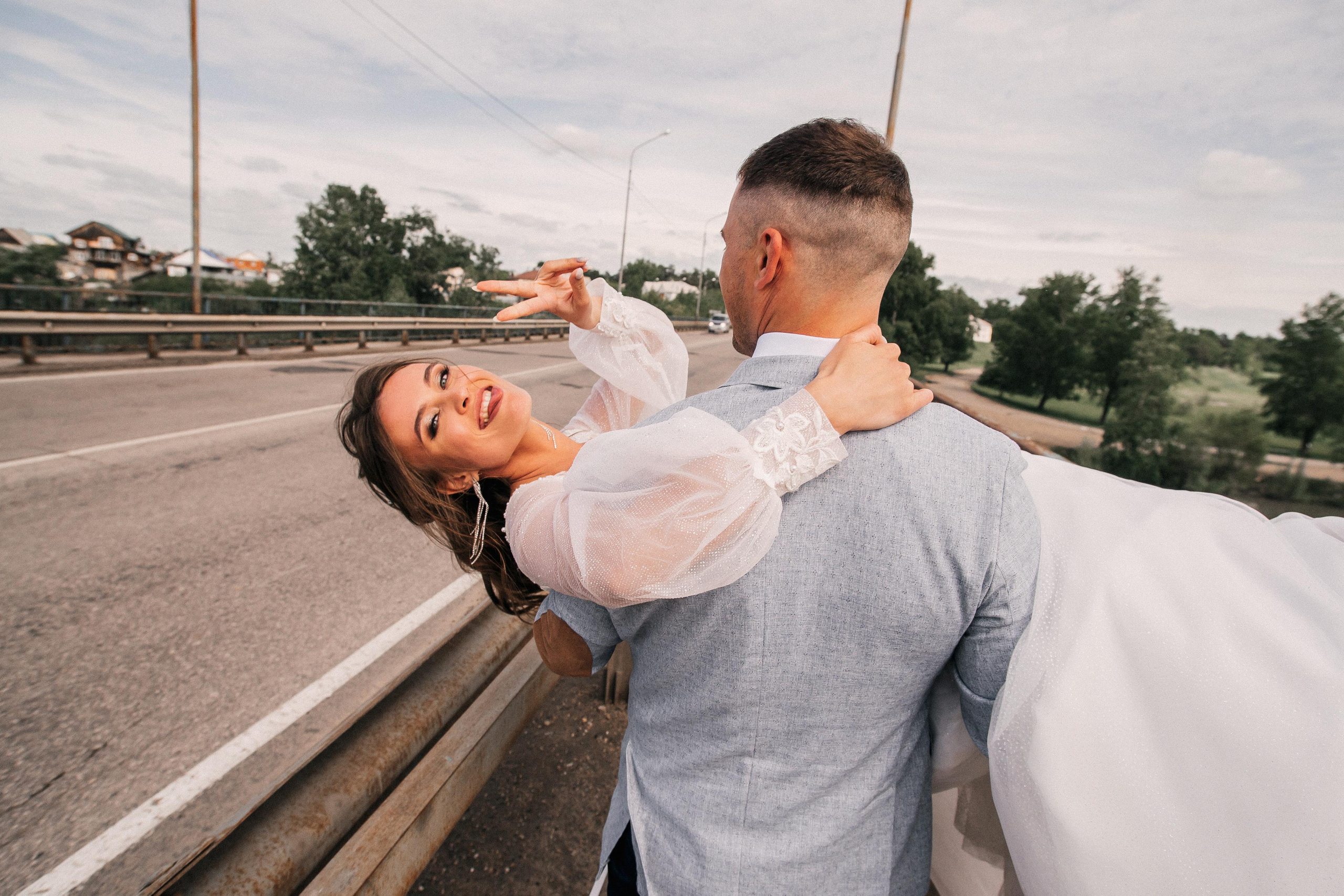 Пасмурно. Возможны ливни. Фотограф Иркутск, Ангарск, Усолье-Сибирское. Выпускные альбомы