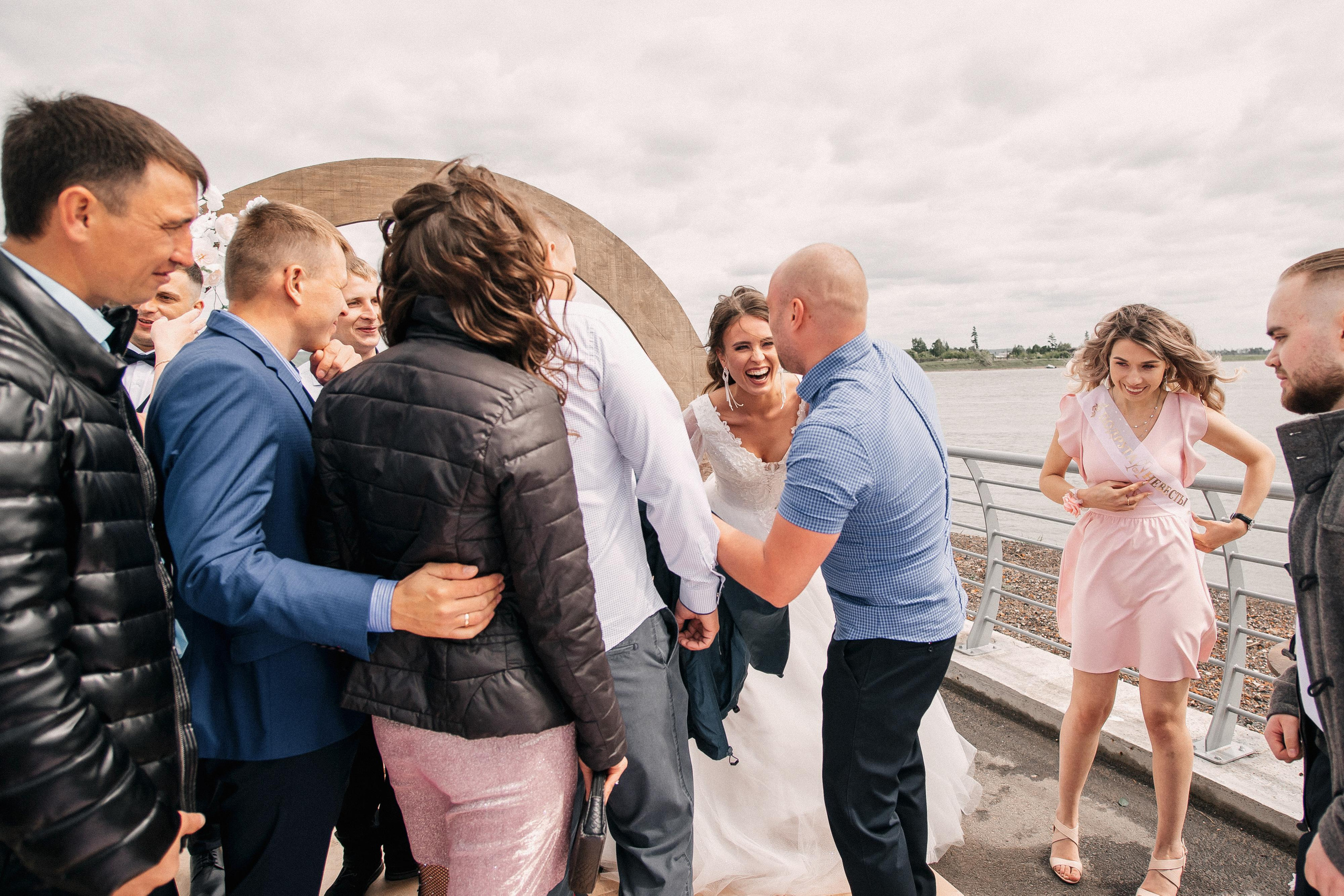 Пасмурно. Возможны ливни. Фотограф Иркутск, Ангарск, Усолье-Сибирское. Выпускные альбомы