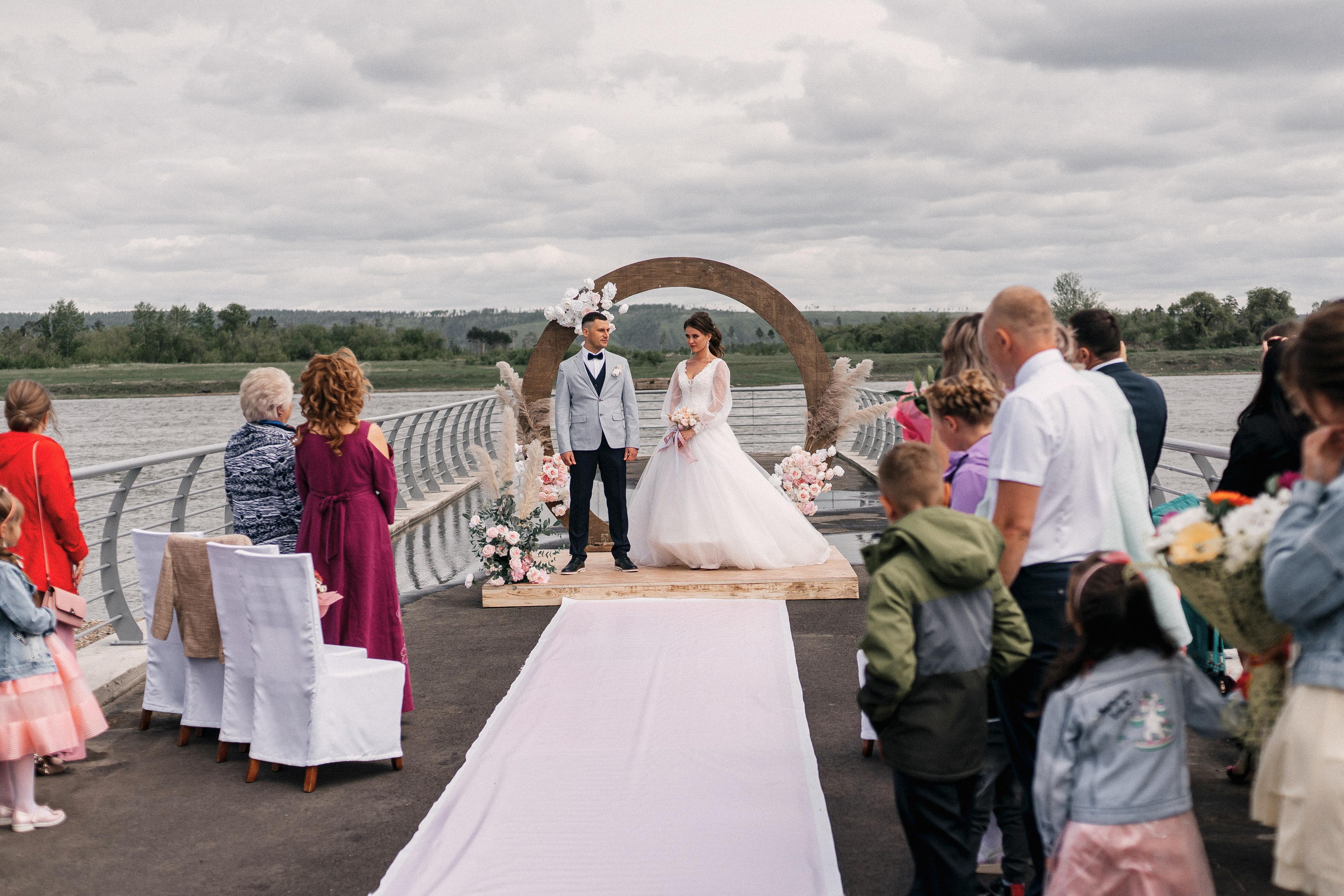 Пасмурно. Возможны ливни. Фотограф Иркутск, Ангарск, Усолье-Сибирское. Выпускные альбомы