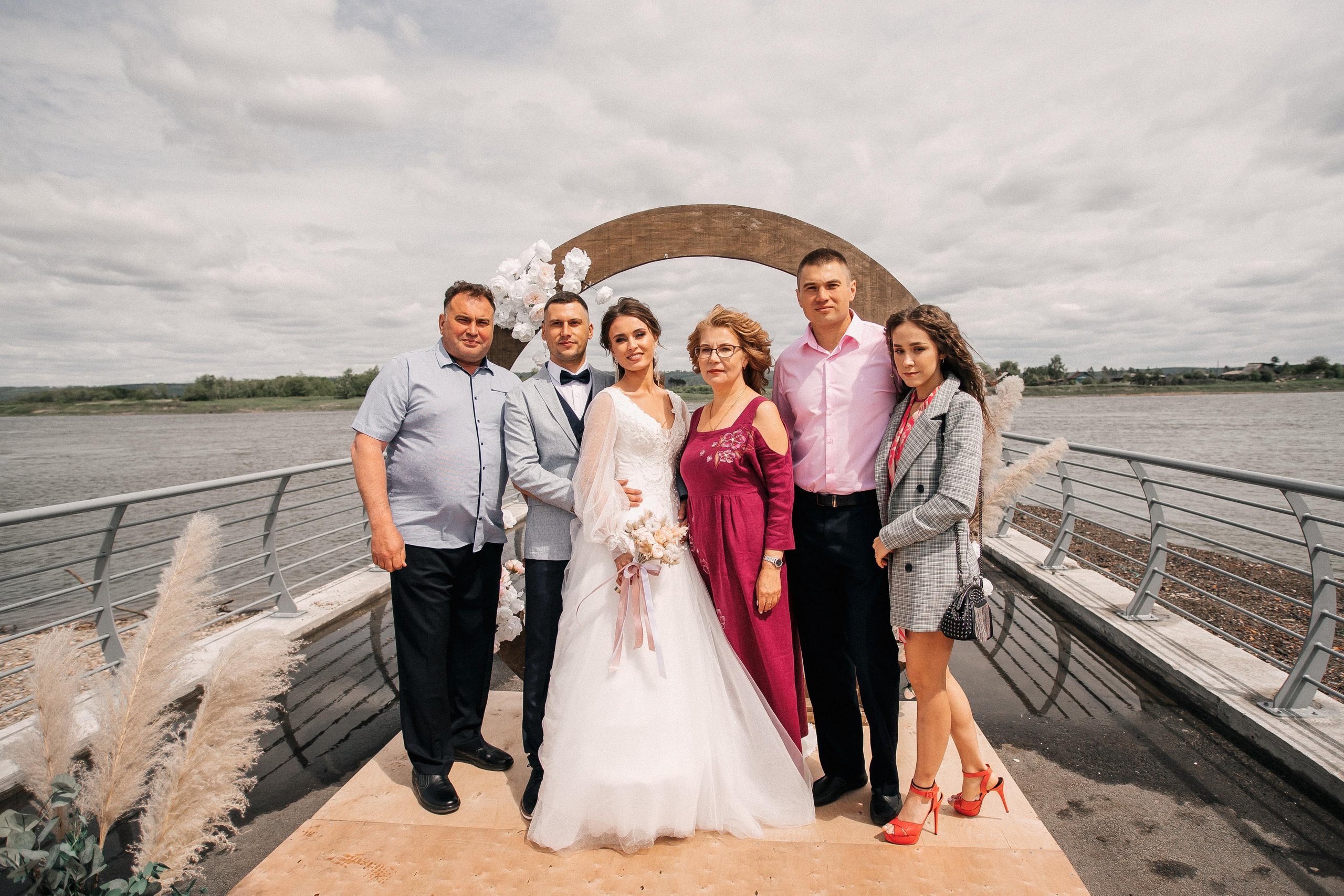 Пасмурно. Возможны ливни. Фотограф Иркутск, Ангарск, Усолье-Сибирское. Выпускные альбомы