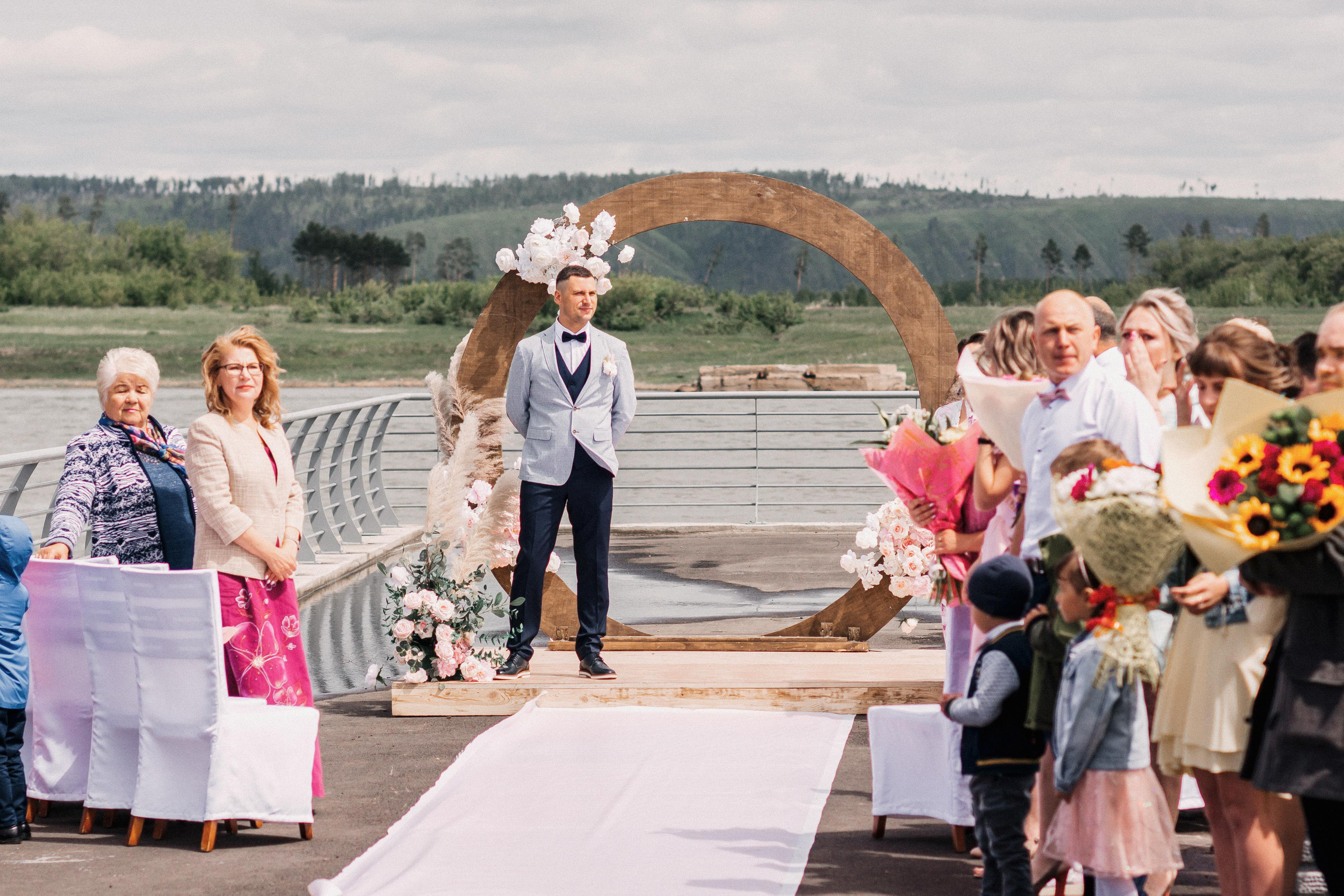 Пасмурно. Возможны ливни. Фотограф Иркутск, Ангарск, Усолье-Сибирское. Выпускные альбомы