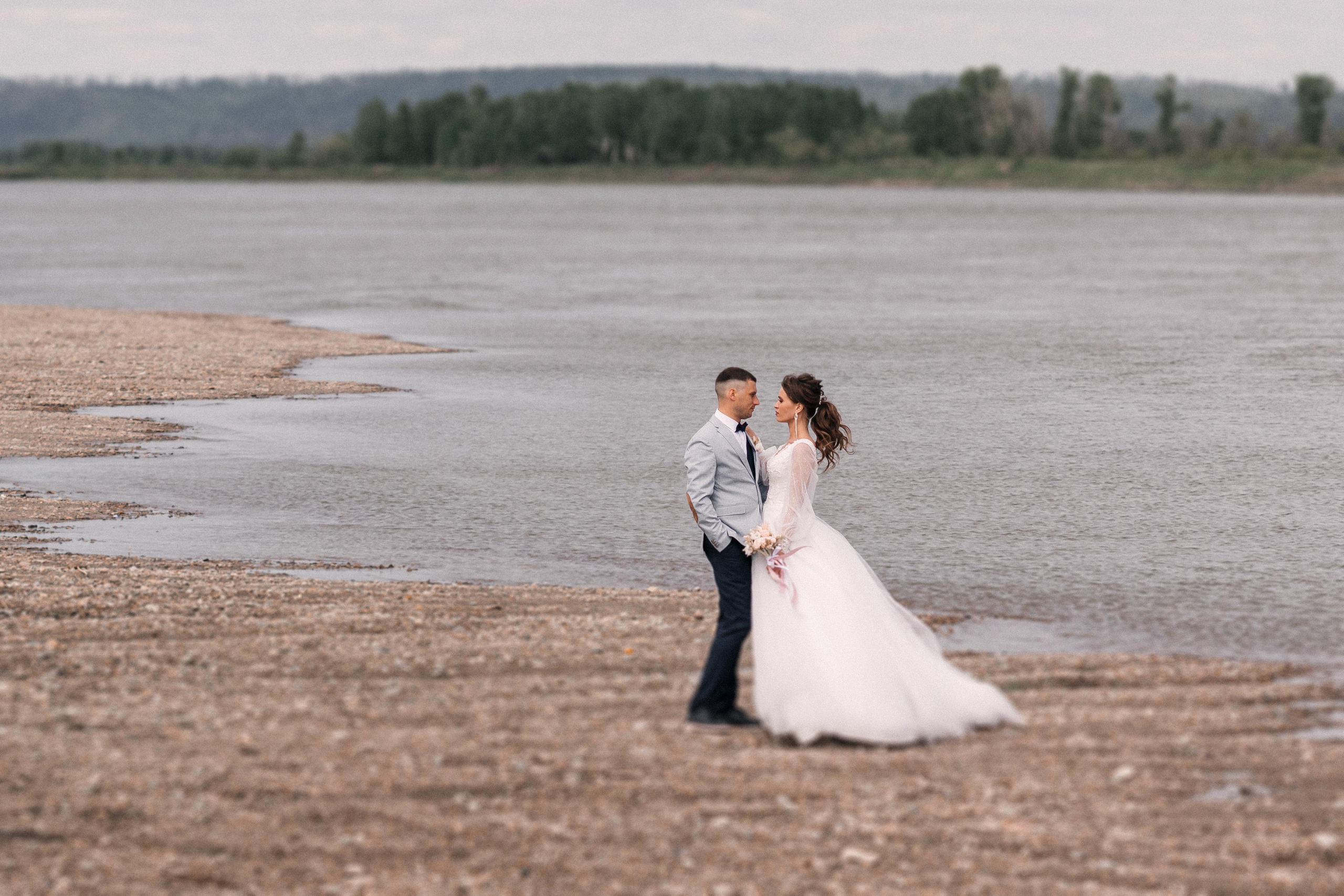 Пасмурно. Возможны ливни. Фотограф Иркутск, Ангарск, Усолье-Сибирское. Выпускные альбомы