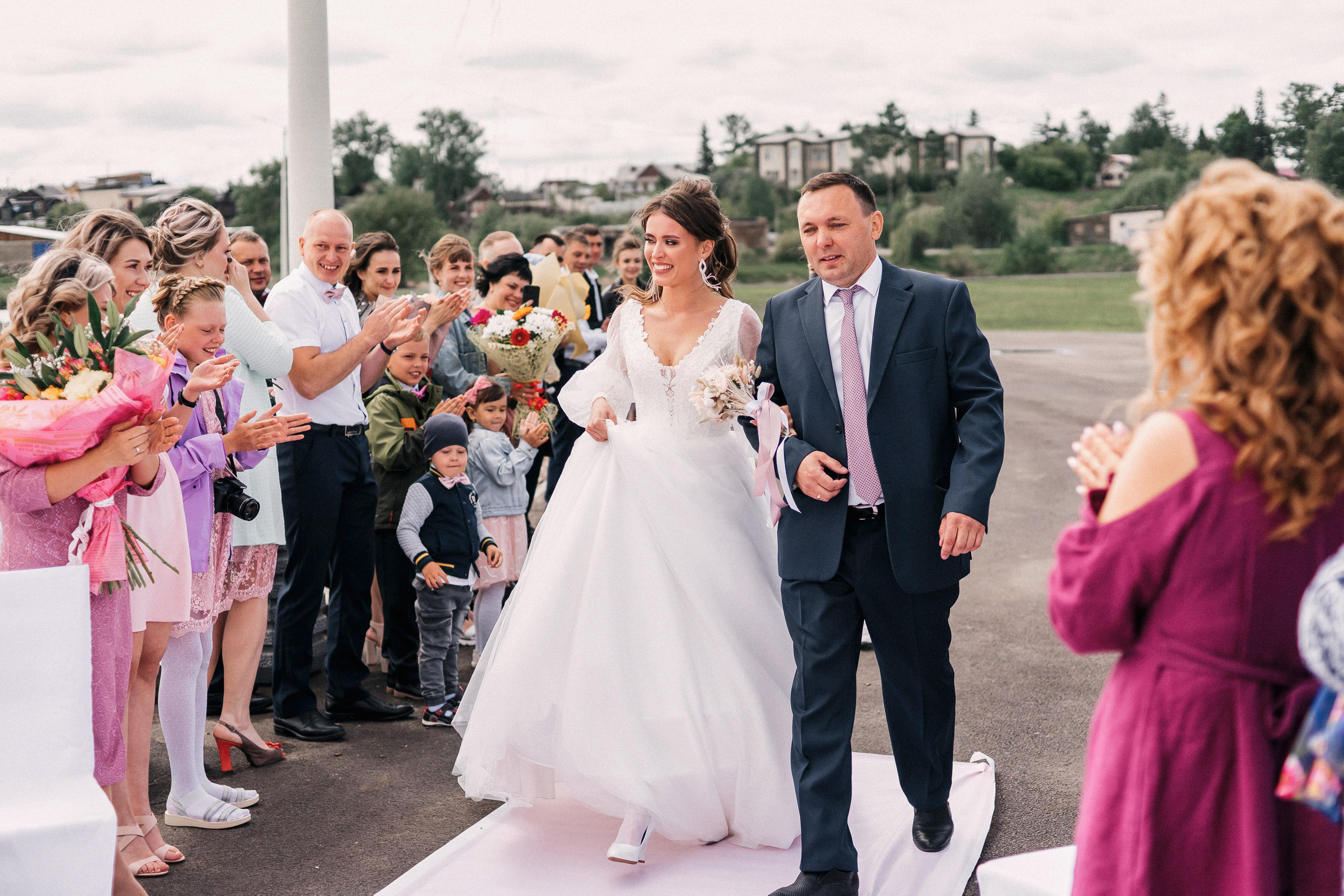 Пасмурно. Возможны ливни. Фотограф Иркутск, Ангарск, Усолье-Сибирское. Выпускные альбомы