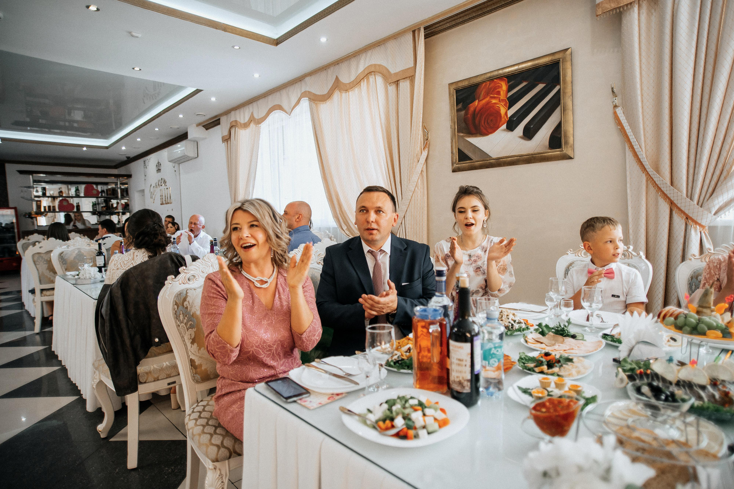 Пасмурно. Возможны ливни. Фотограф Иркутск, Ангарск, Усолье-Сибирское. Выпускные альбомы