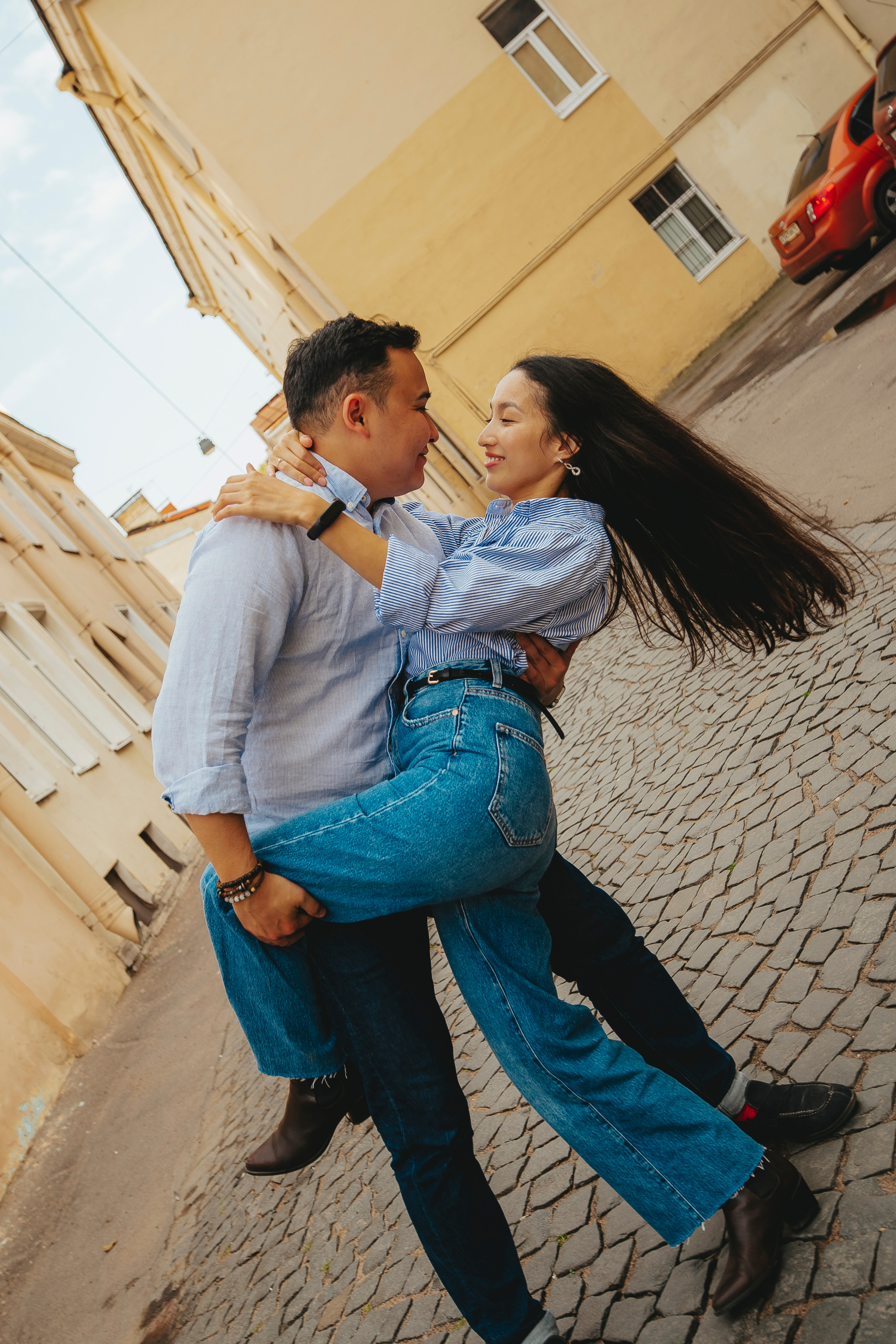 Азамат и Айнура. Алена Смирнова — фотограф и видеомейкер