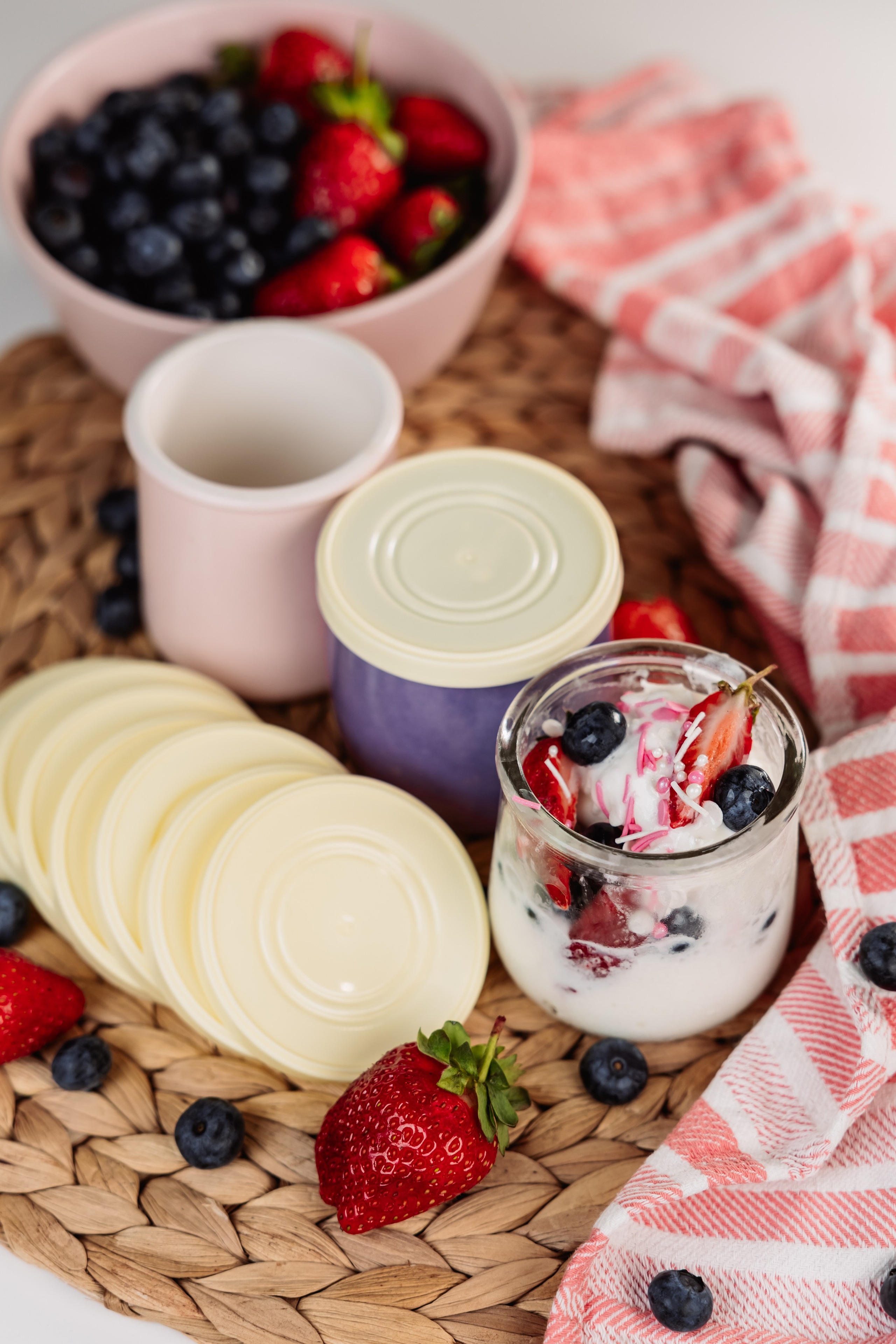 КРЫШКИ ДЛЯ КОЛОМЕНСКИХ ЙОГУРТОВ |OZON | Wildberries. ФОТОГРАФ ИРИНА ШАМАТАВА