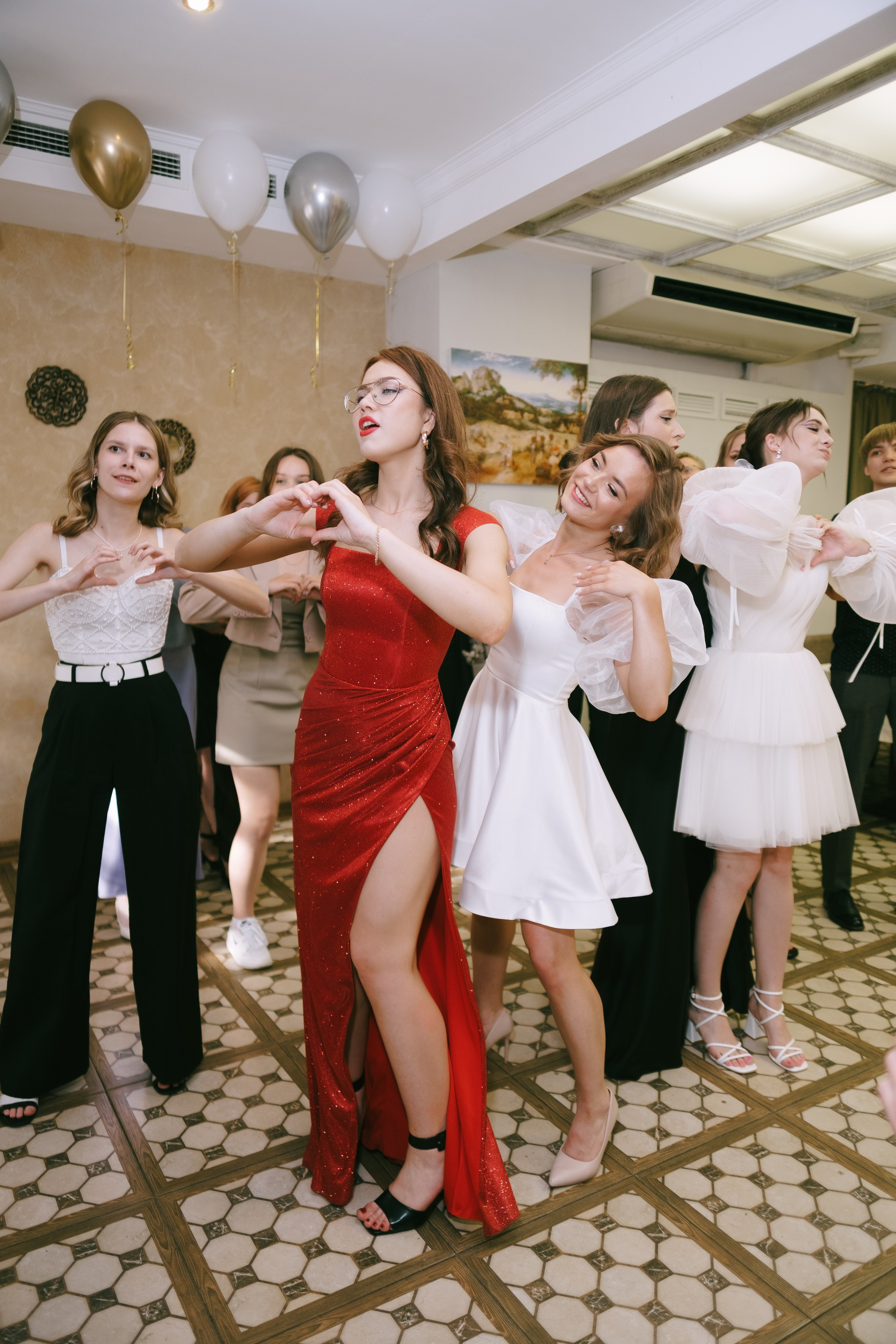 Выпускной школа 33. Свадебный и репортажной фотограф Денис Ожигин в Краснодаре и Краснодарском крае