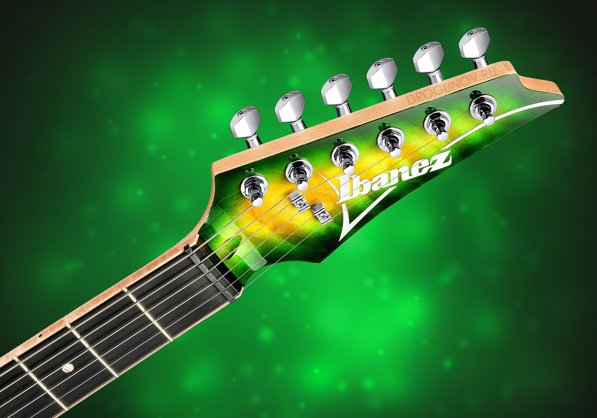 Красивая электрогитара Ibanez
