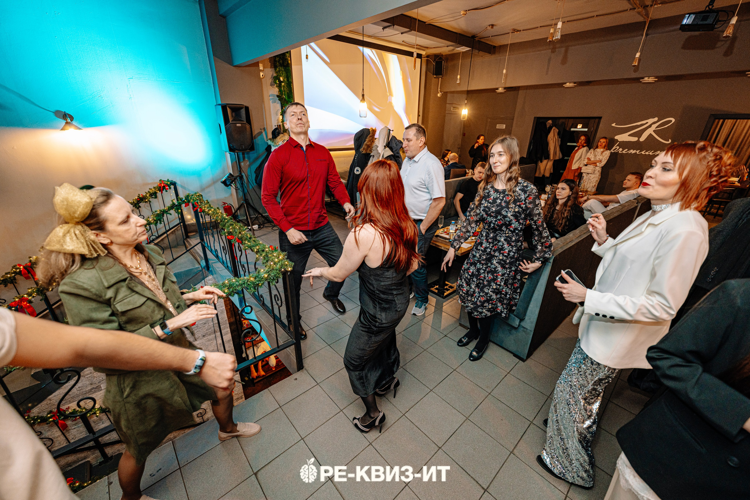 Реквизит — квиз в Зеленодольске и Волжске ZR cafe. Свадебный фотограф в Казани, и Зеленодольске Радик Мухаметов