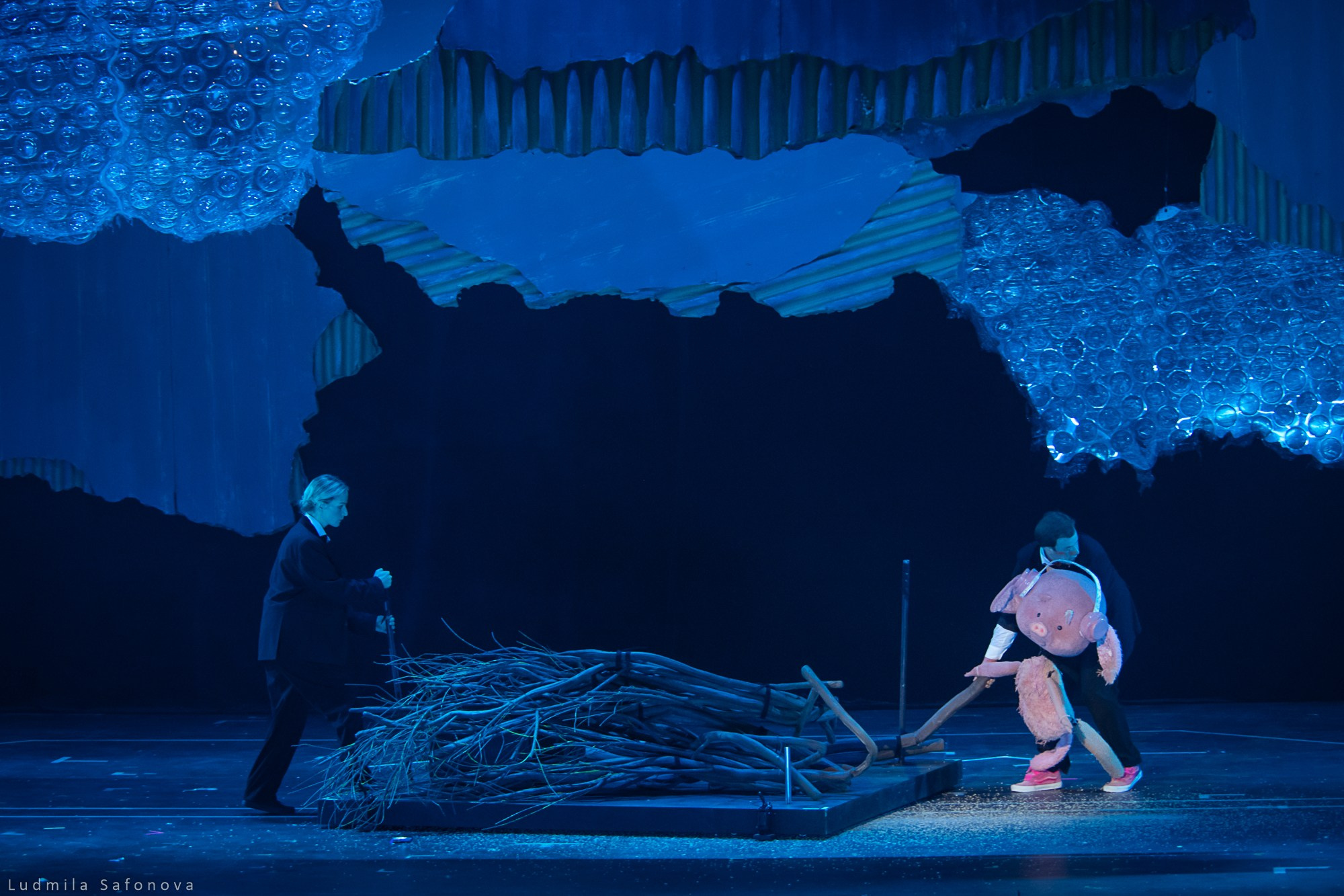 Театр на Таганке. Три поросенка. Lucytheatre