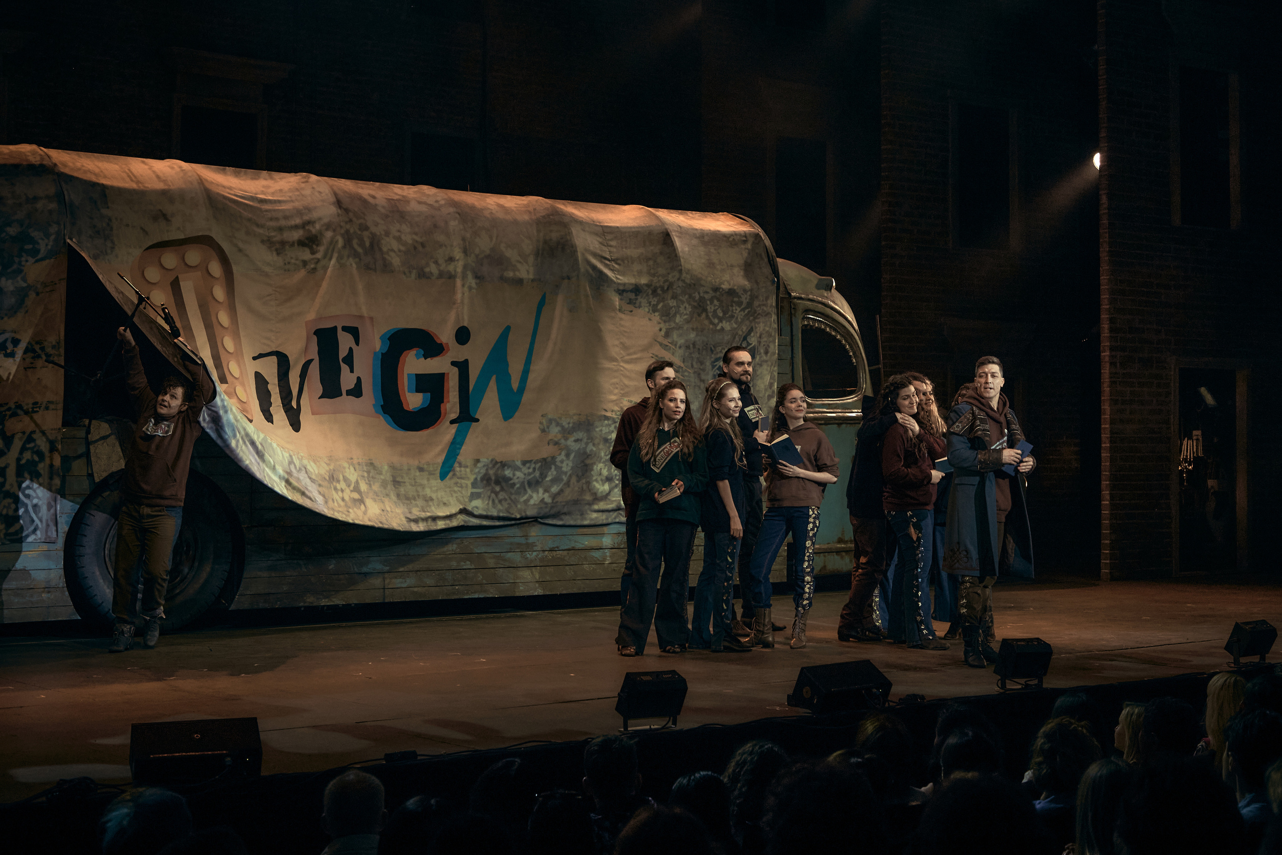 Онегин. Театр на Таганке. Фотограф Нина Антонова