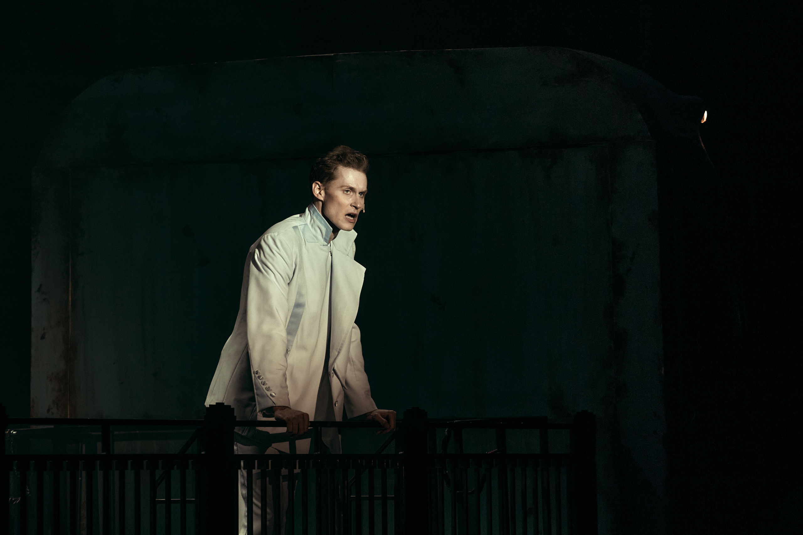 Онегин. Театр на Таганке. Фотограф Нина Антонова