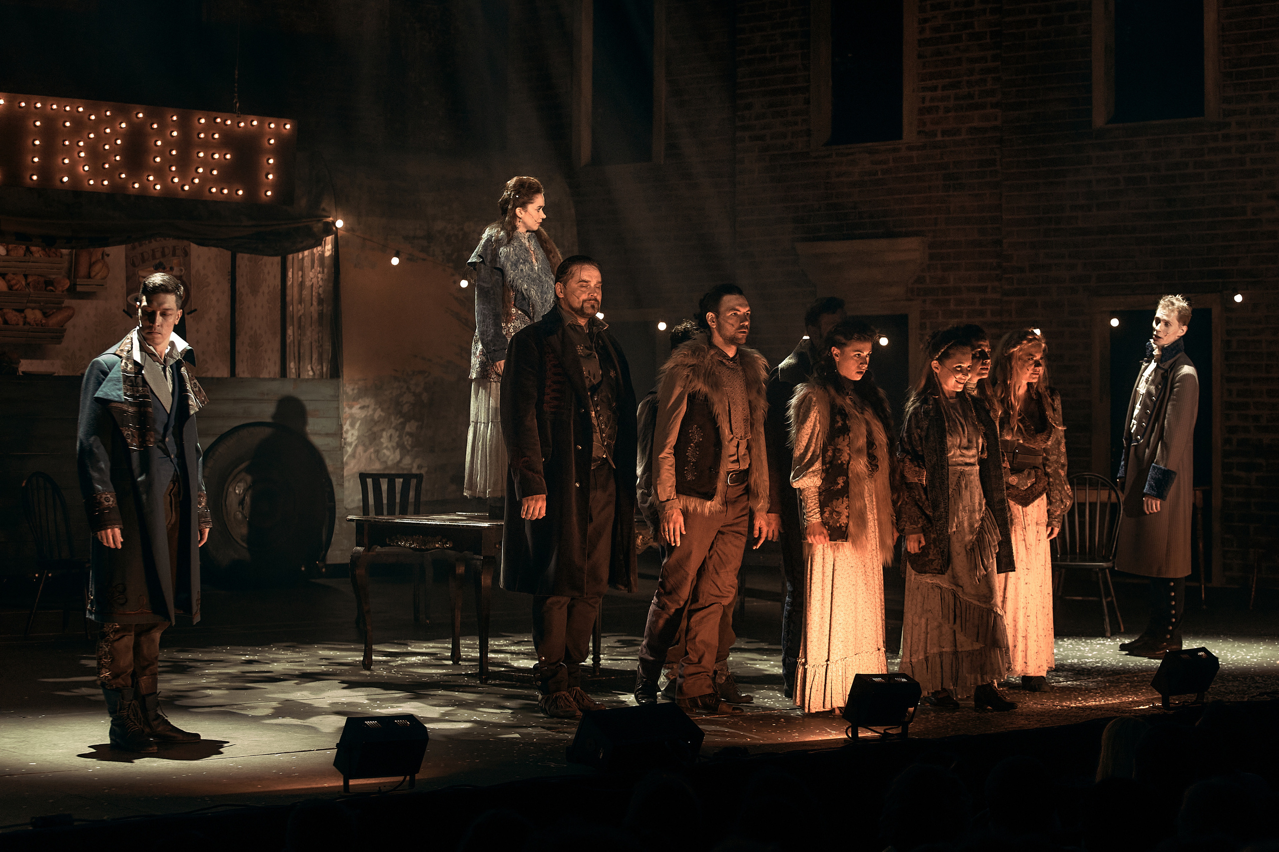 Онегин. Театр на Таганке. Фотограф Нина Антонова