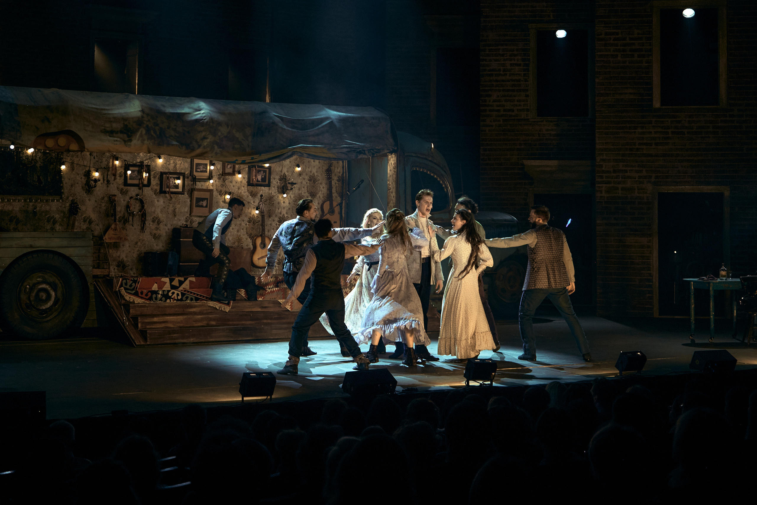 Онегин. Театр на Таганке. Фотограф Нина Антонова