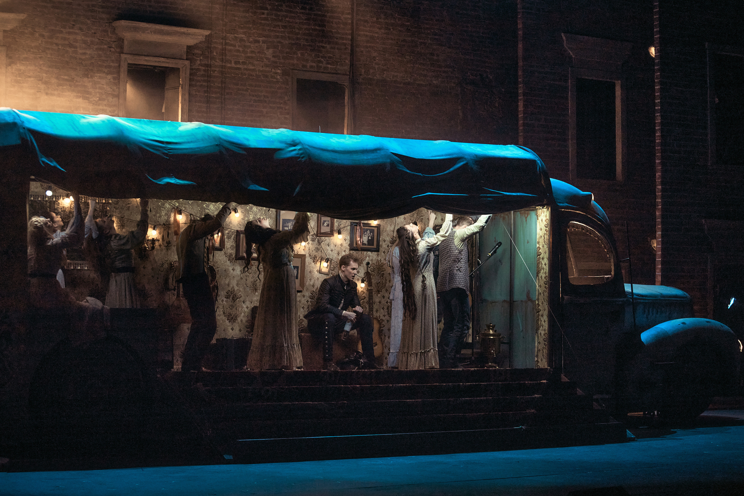 Онегин. Театр на Таганке. Фотограф Нина Антонова