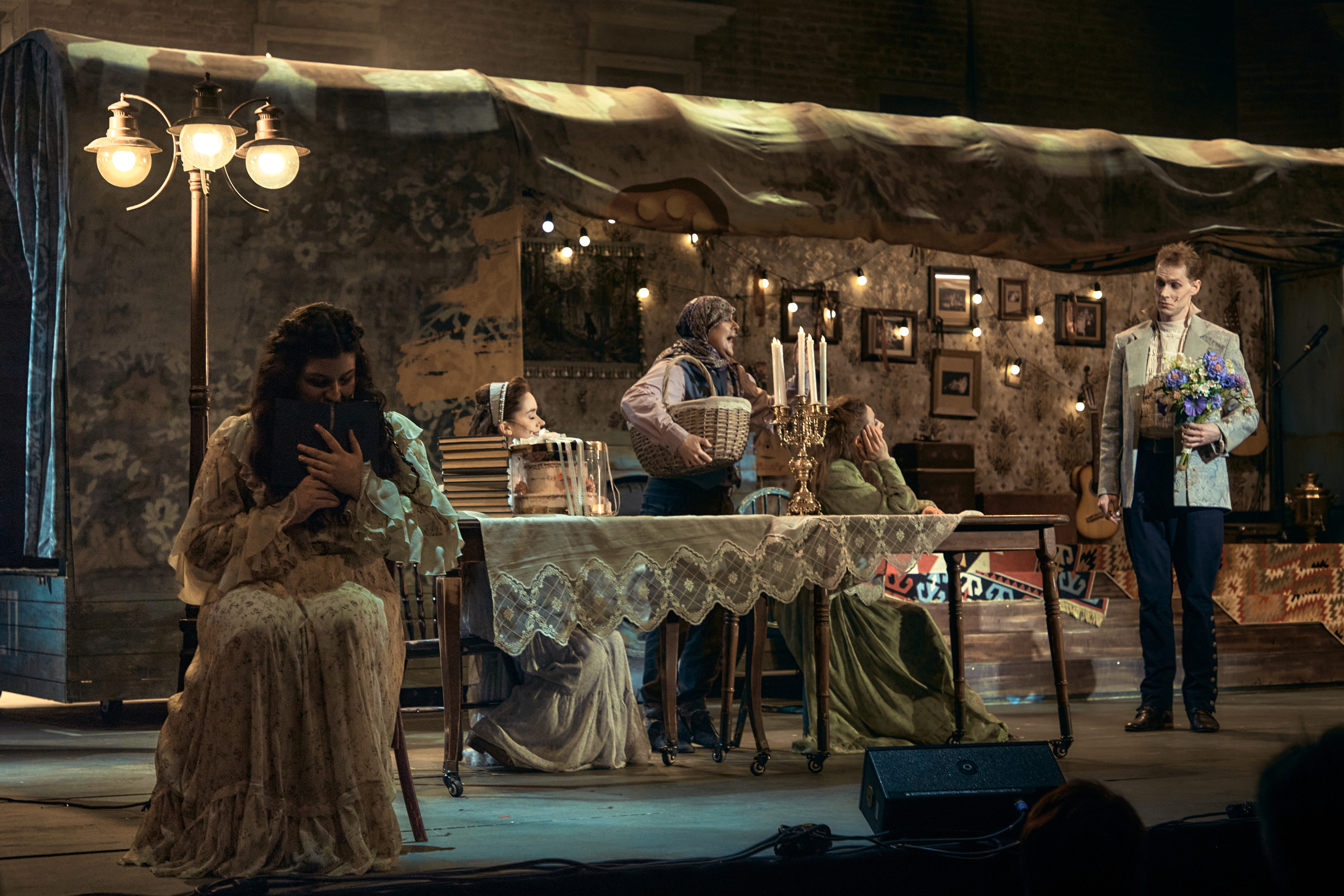 Онегин. Театр на Таганке. Фотограф Нина Антонова