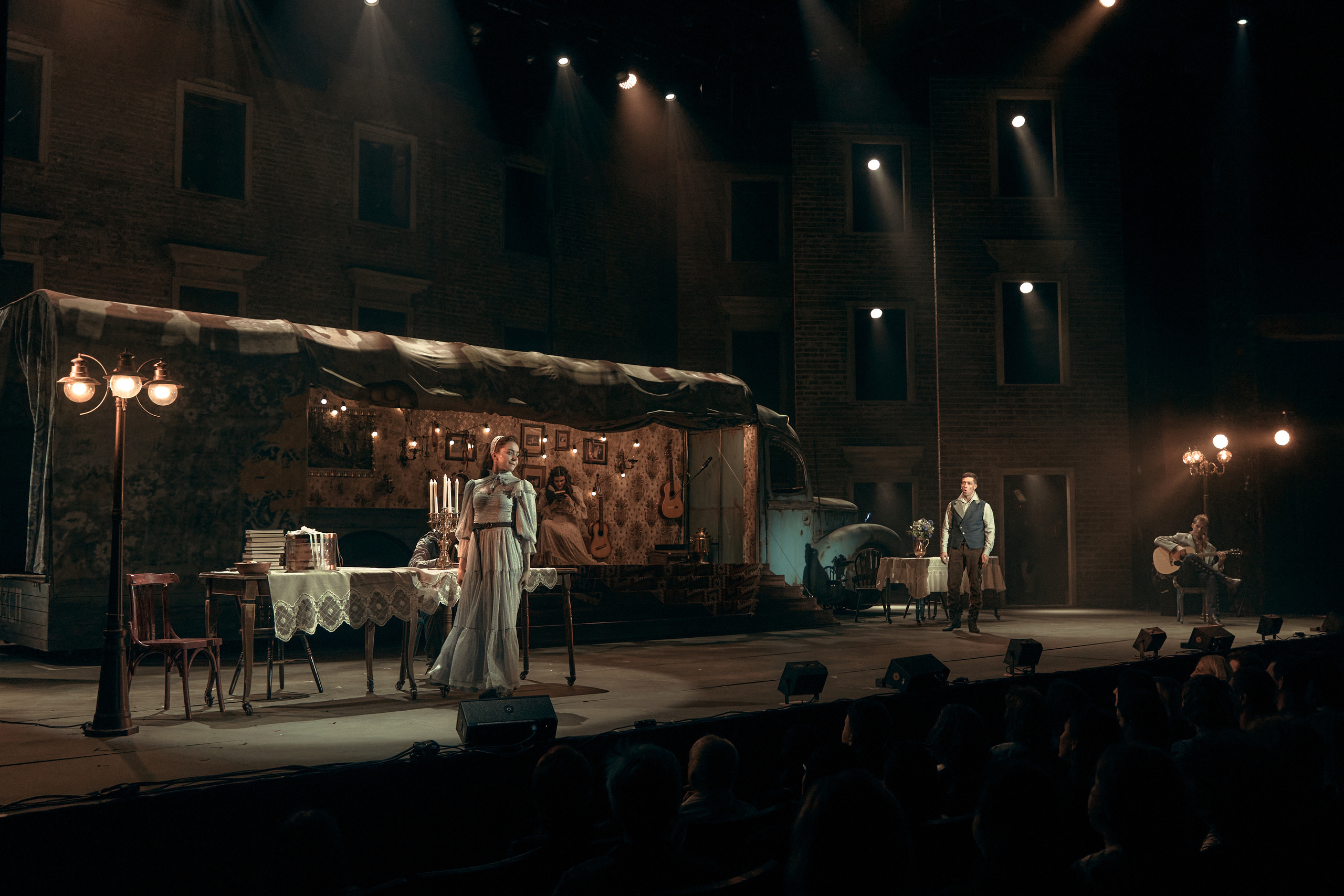 Онегин. Театр на Таганке. Фотограф Нина Антонова