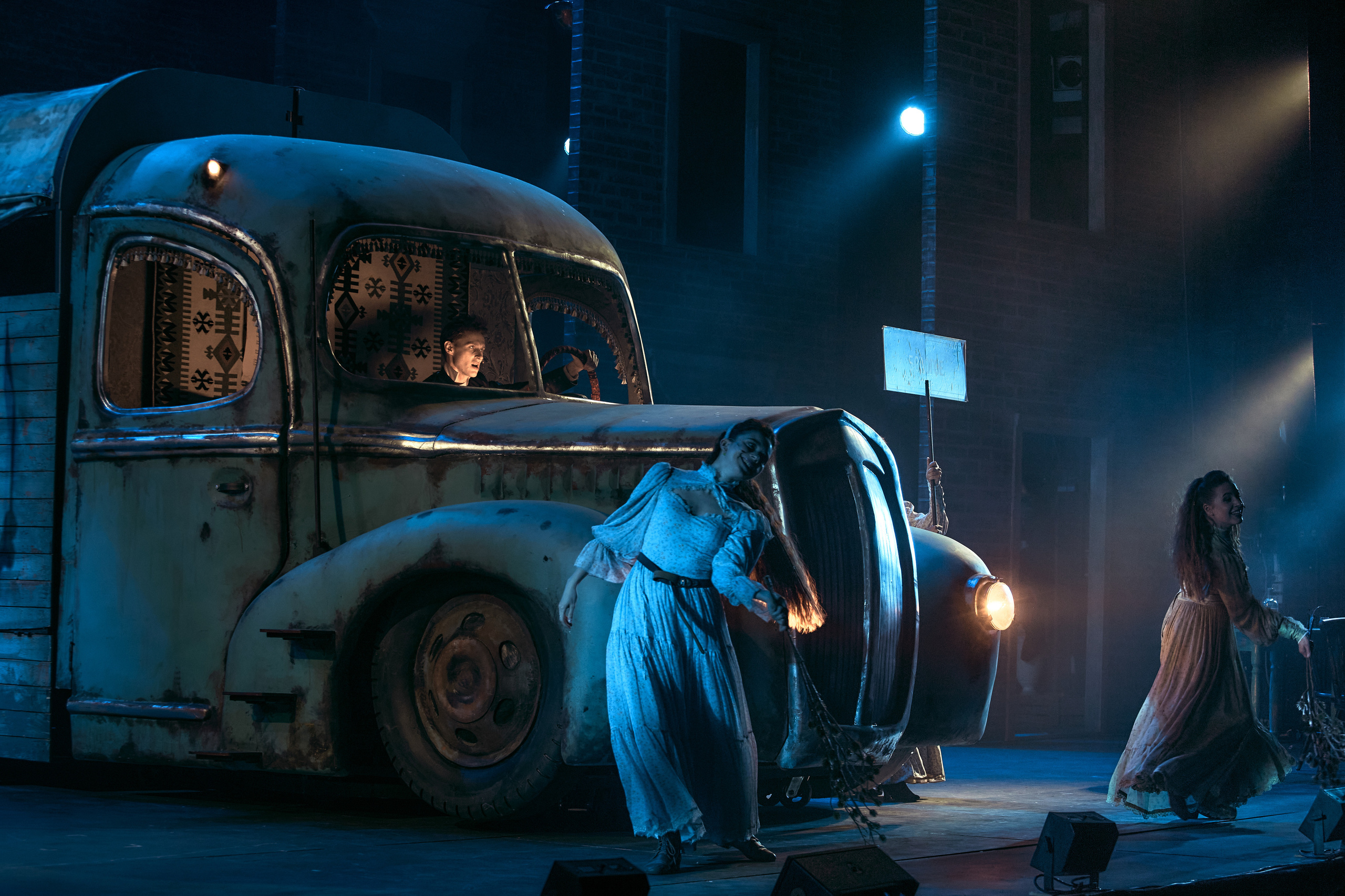 Онегин. Театр на Таганке. Фотограф Нина Антонова