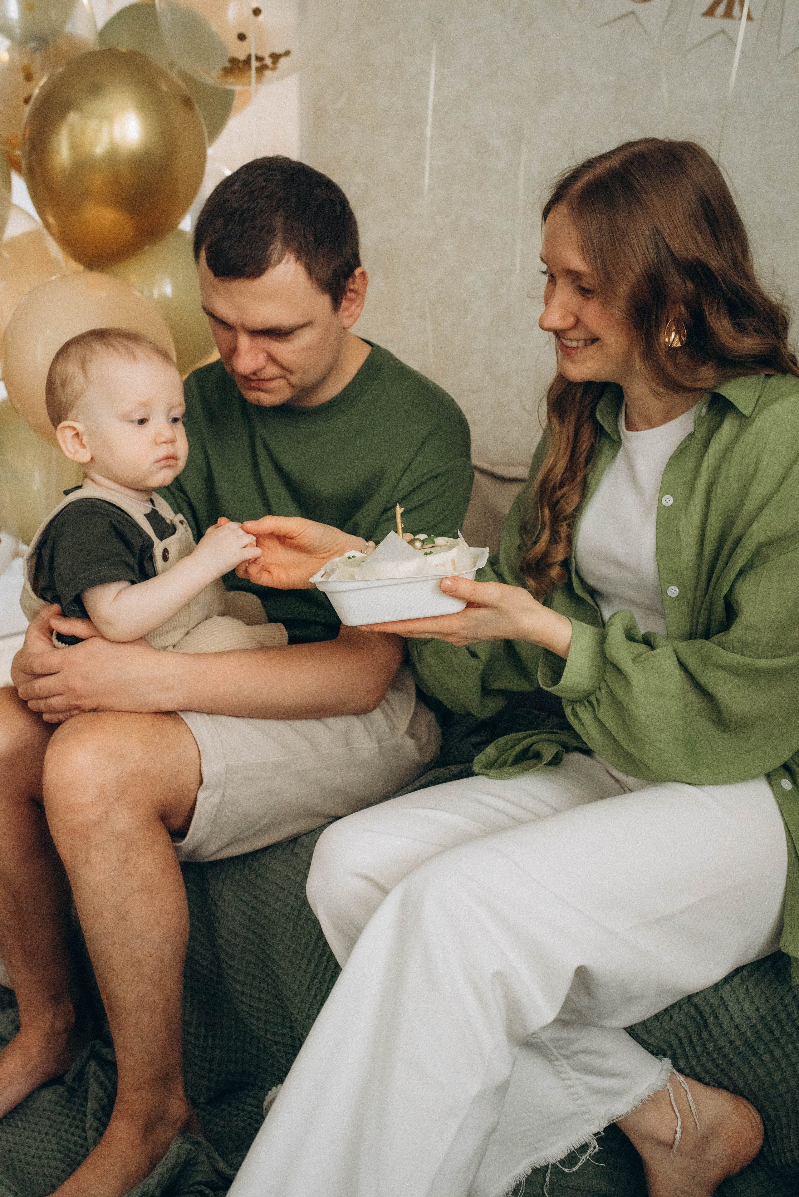 Семейная фотосессия ко дню рождения малыша. Семейный фотограф в Железнодорожном Масаева Елена