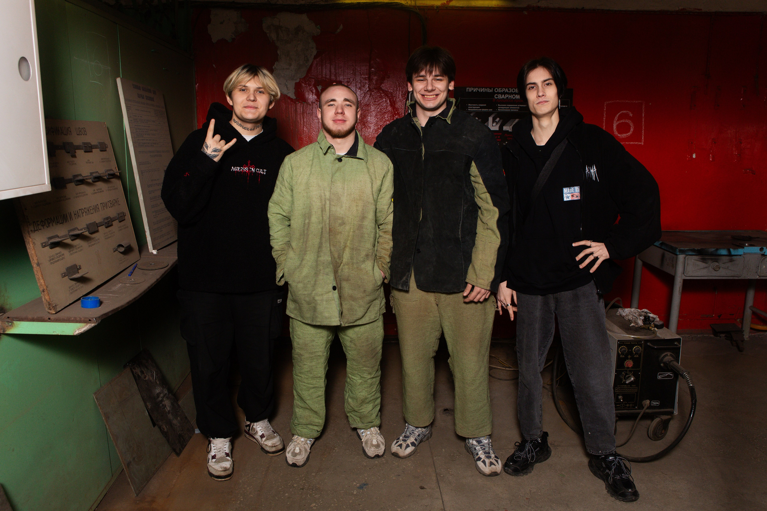 Фотосессия в Цеху для Выпускников Сварочного Производства | Твой Альбом Мценск. ТВОЙ АЛЬБОМ / ТВОИ ПРАВИЛА