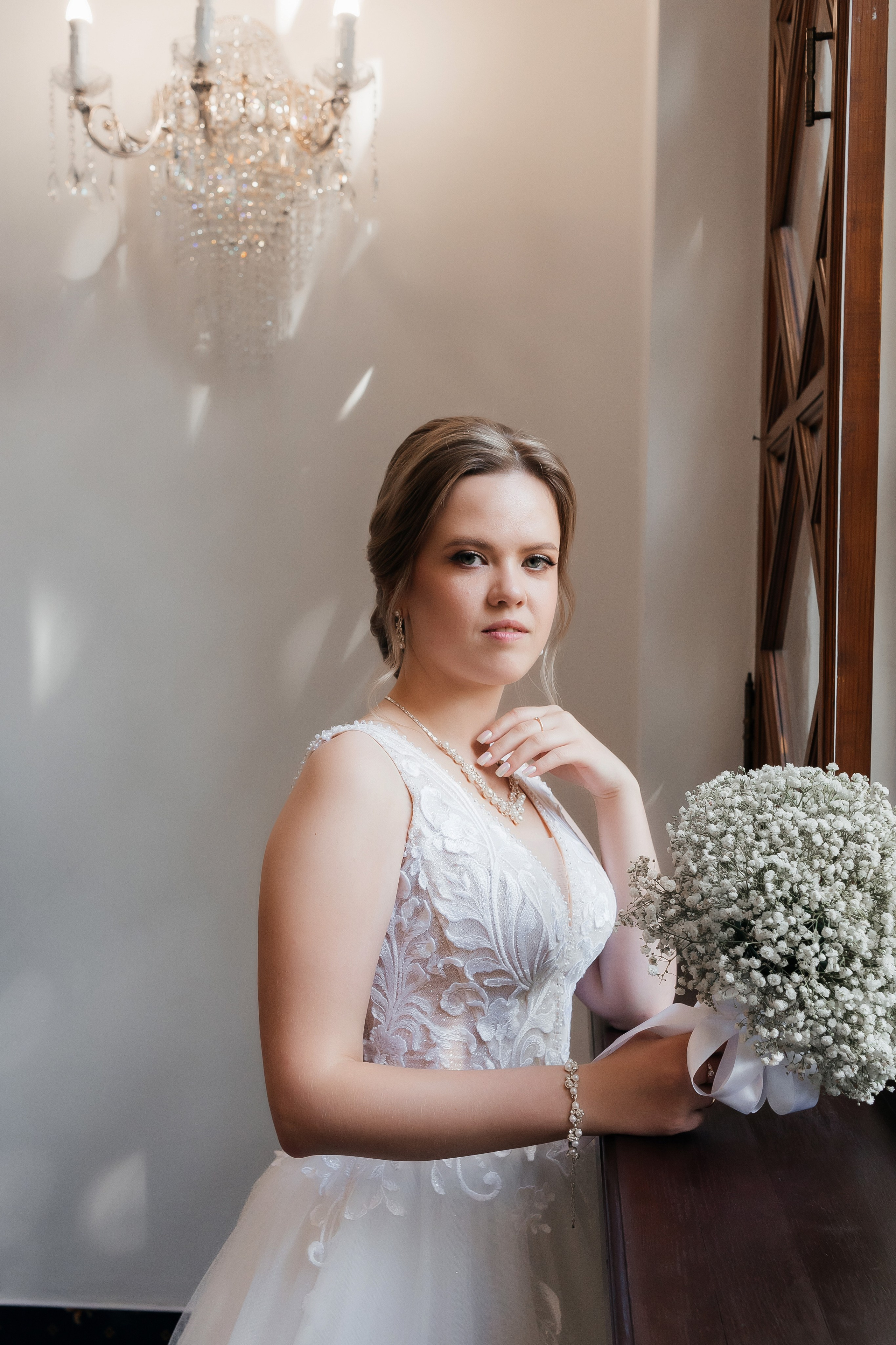 Свадебная прогулка двоих на Стрелке и в автозаводском Парке. И в фотостудии СОЛЬ в Автозаводском районе. Свадебный фотограф и фотограф Love-Store в Нижнем Новгороде Анастасия