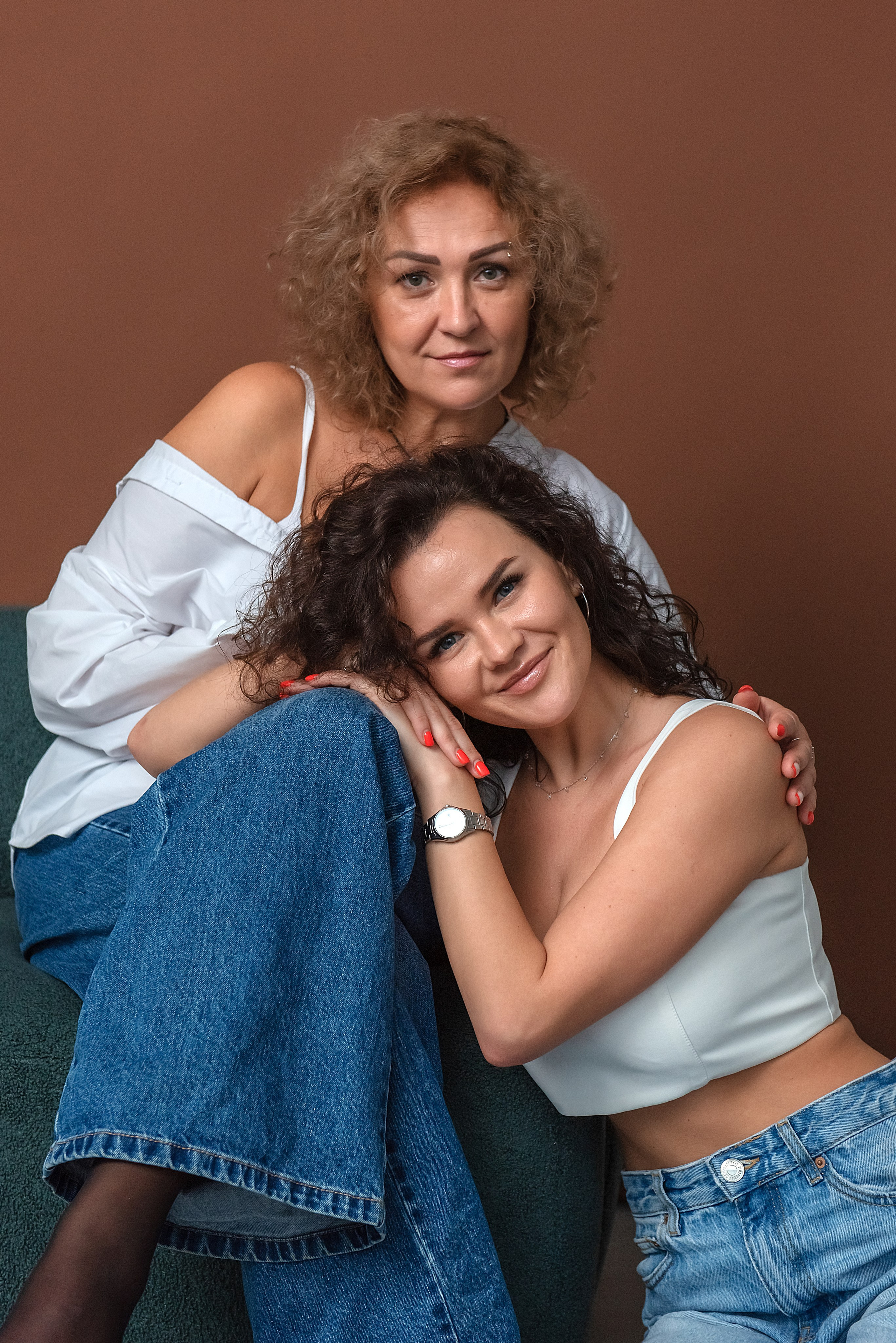 Студийная съемка «Мама с дочкой» Оля и Алина. Семейный и коммерческий фотограф в Сочи Александр Бодунов