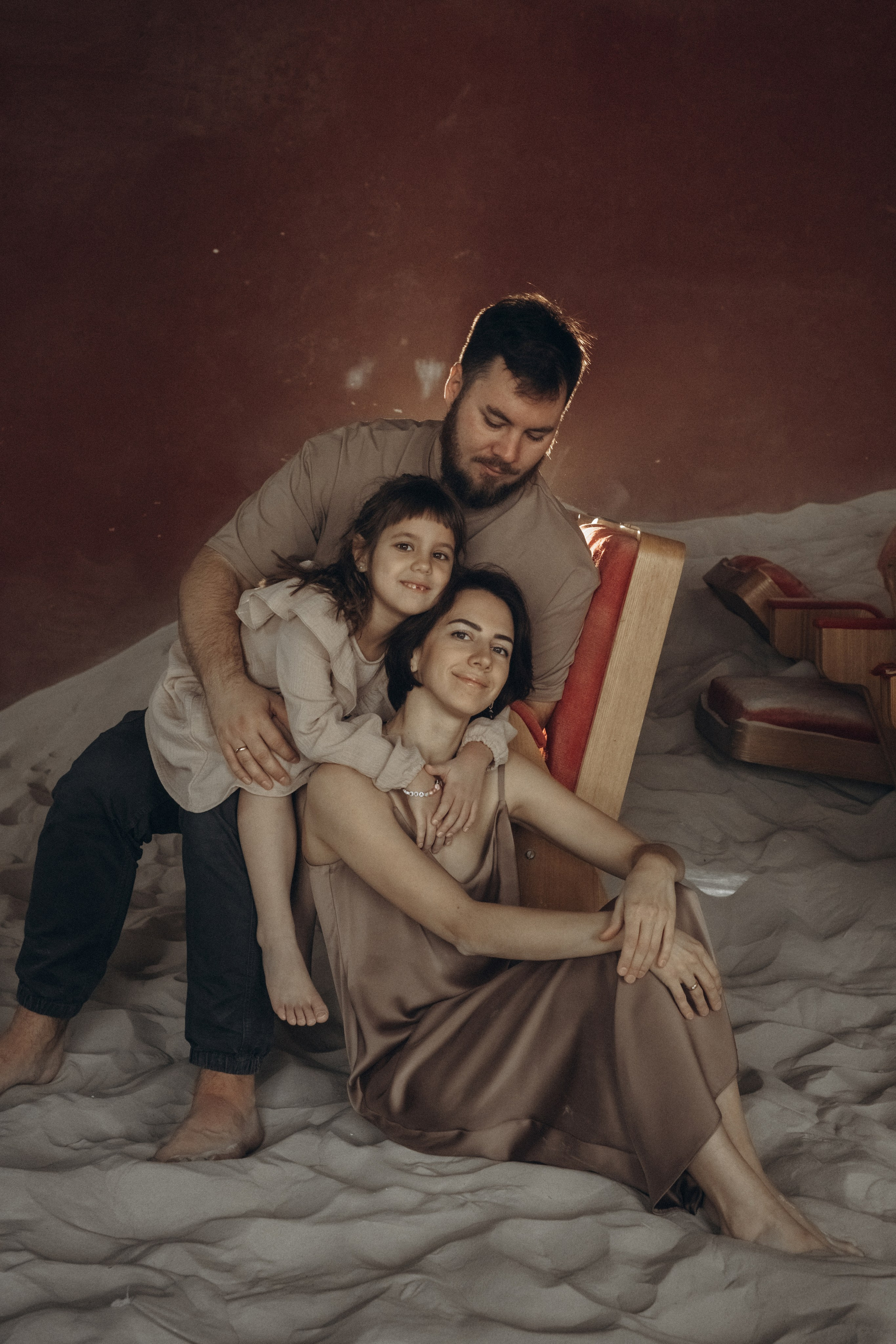 Семейная фотосессия в студии. Семейный и детский фотограф в Санкт-Петербурге