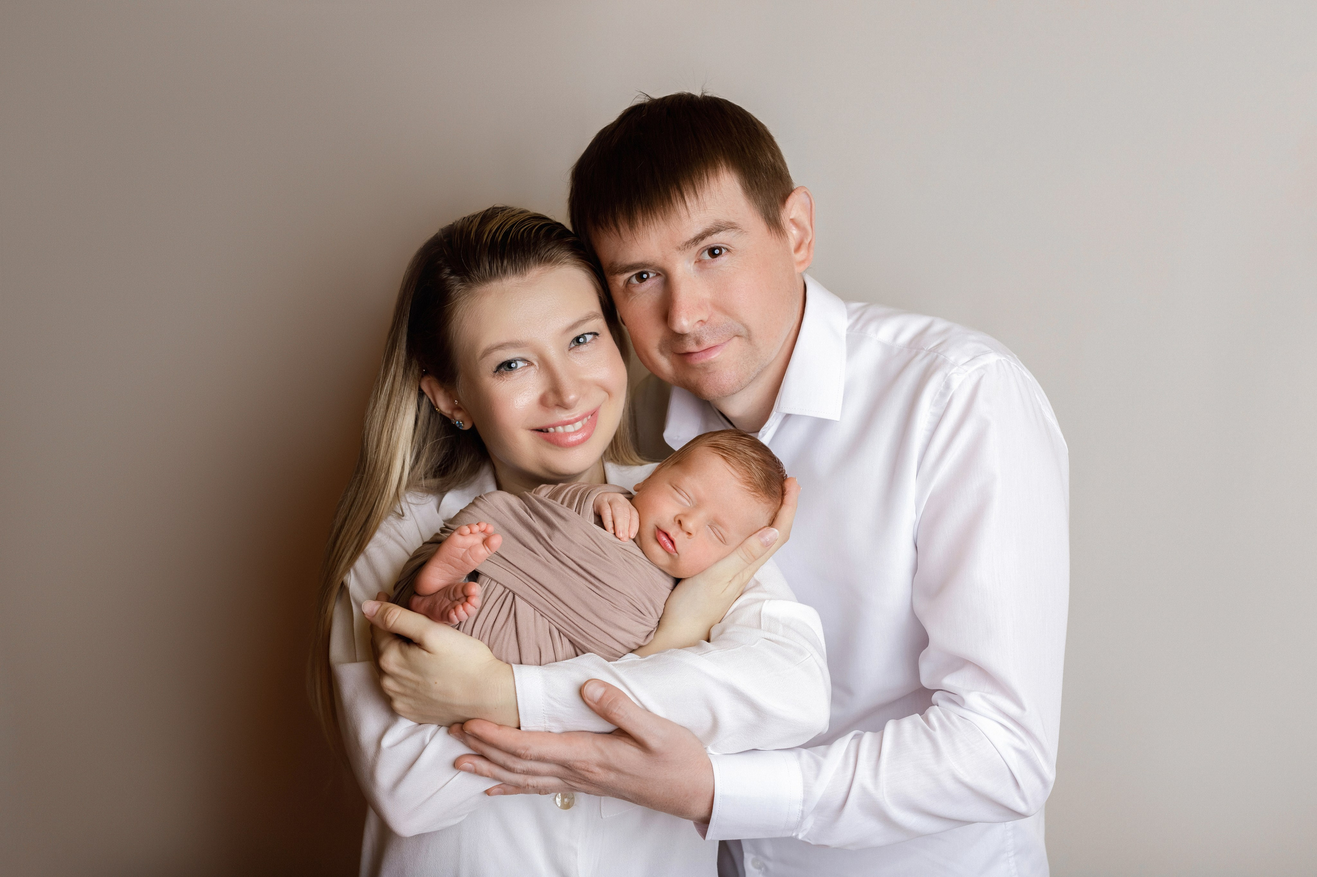 Семейные кадры newborn. Фотограф новорожденных в Ярославле Ольга Зимина