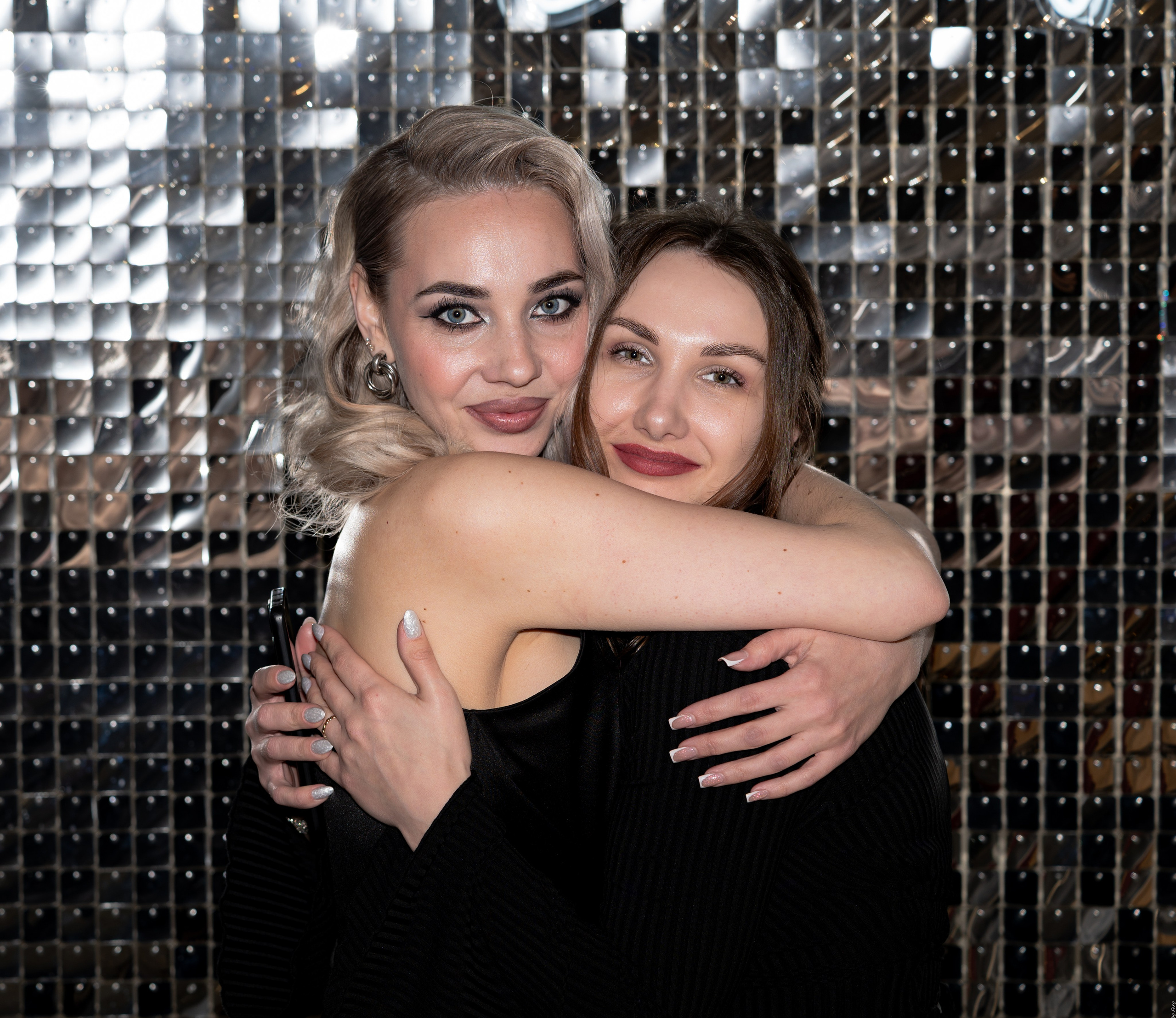 Юбилей в ресторане «LION» съёмка на фотозоне. Фотограф мероприятий и студийные съёмки в Челябинске Евгения Foxy