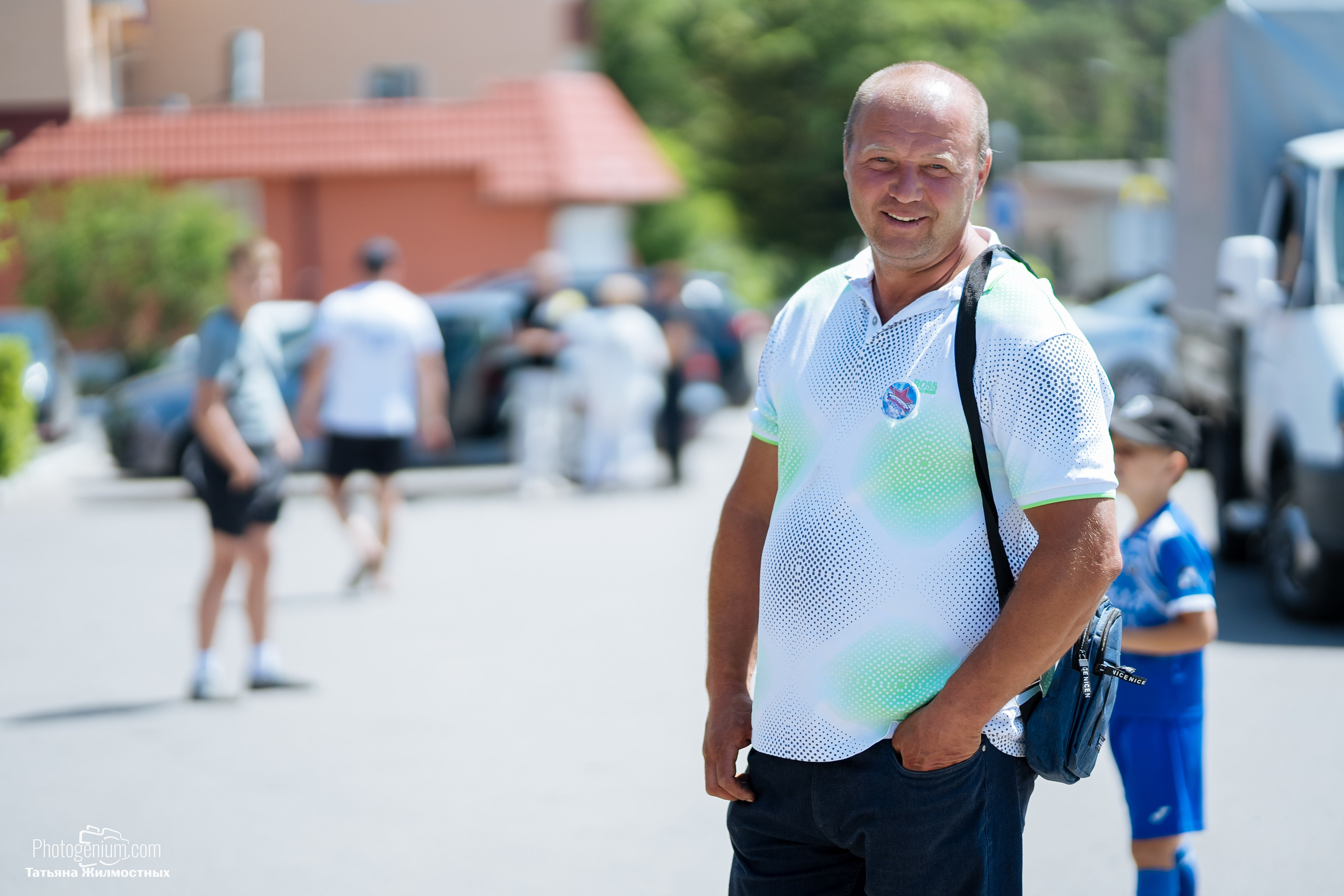 8 июня «Патриоты из Курска» сбор гуманитарной помощи у кинотеатра «Родина». Фотограф Нижний Новгород Татьяна Кейод