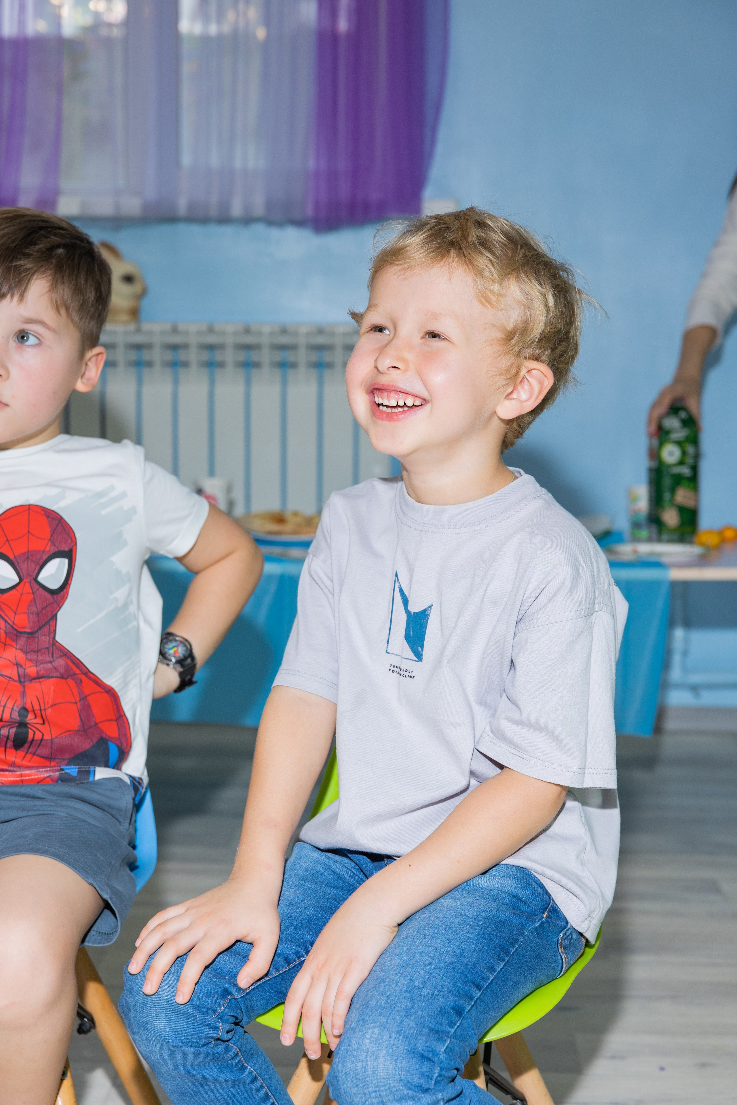 День Рождение в детском центре Качели. Выпускные альбомы во Владивостоке