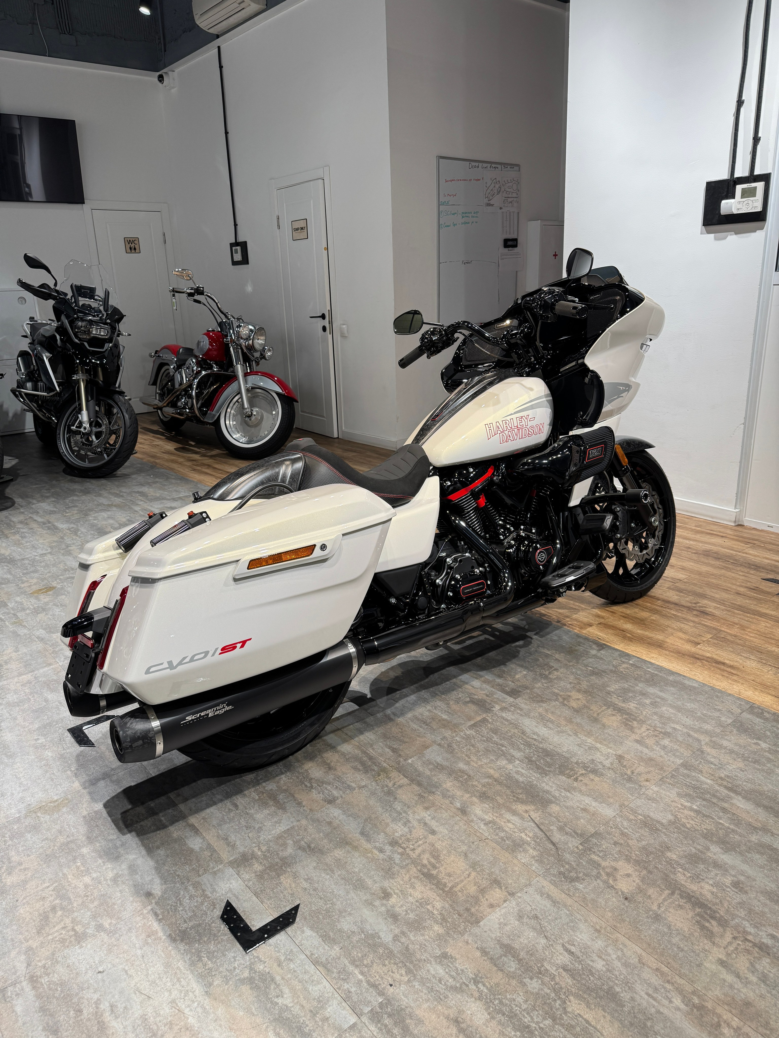 Мотоциклы Harley-Davidson 2024 CVO Road Glide ST 121 (Touring)  — купить мотоцикл. Hello Davidson, Москва. Только хорошие мотоциклы…