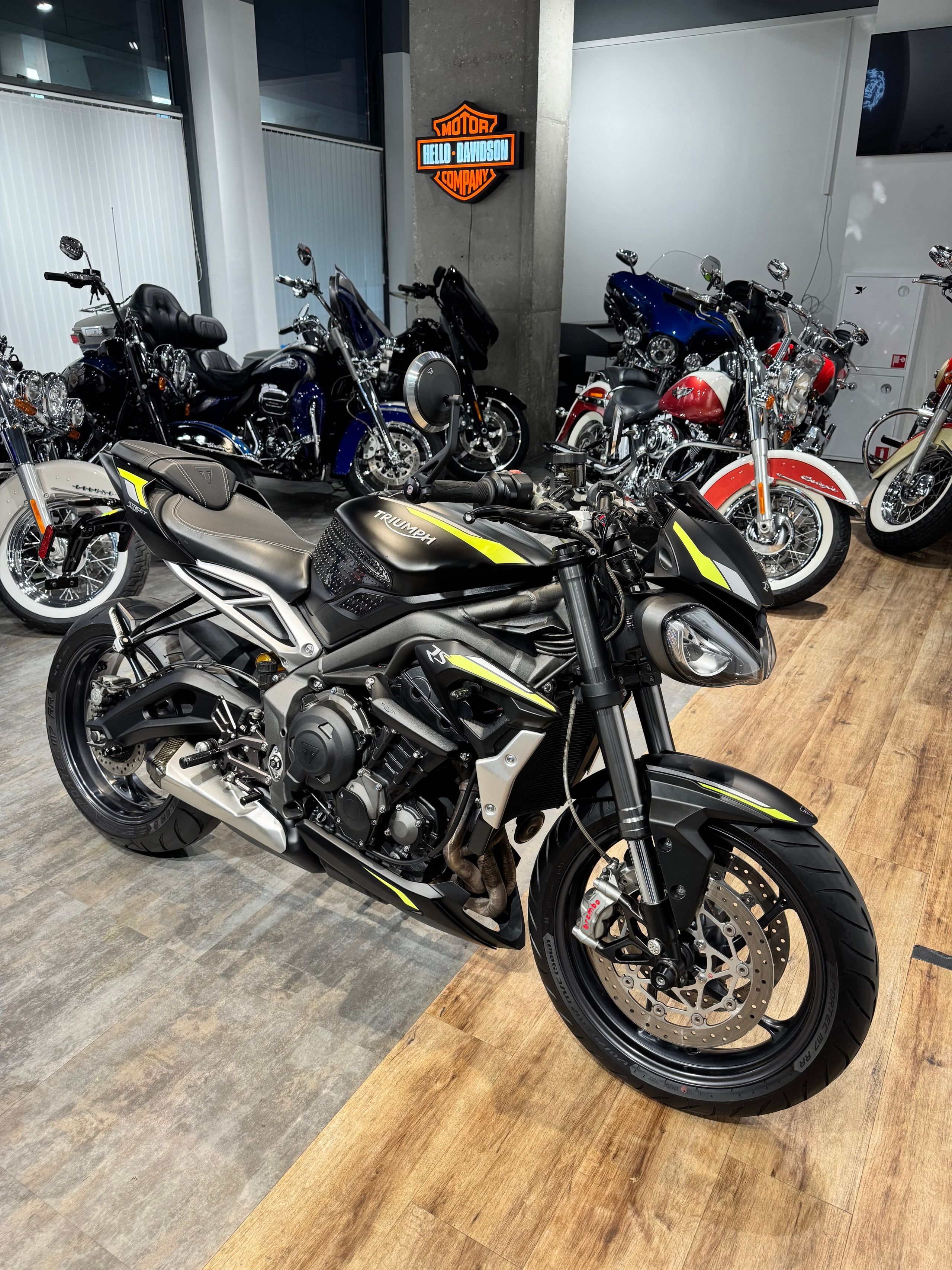 Мотоциклы Harley-Davidson 2021 Triumph Street Triple RS. Hello Davidson, Москва. Только хорошие мотоциклы…