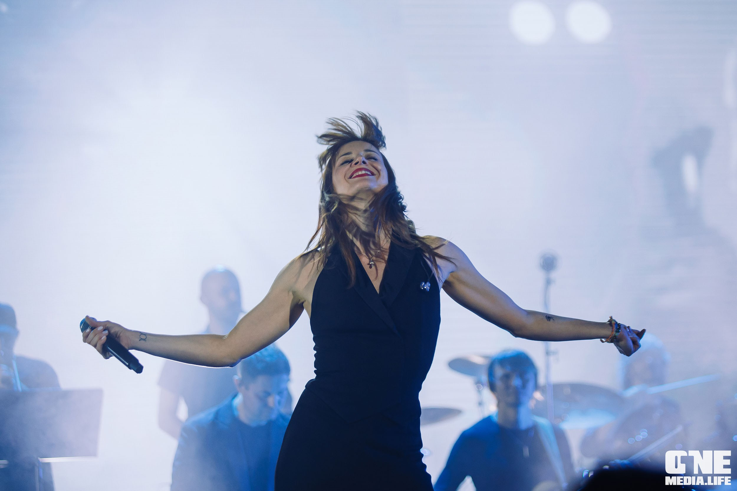 Фоторепортаж с концерта Эмина в Янтарь Холле. One Media Life: фоторепортажи, фотоотчеты с мероприятий и заведений