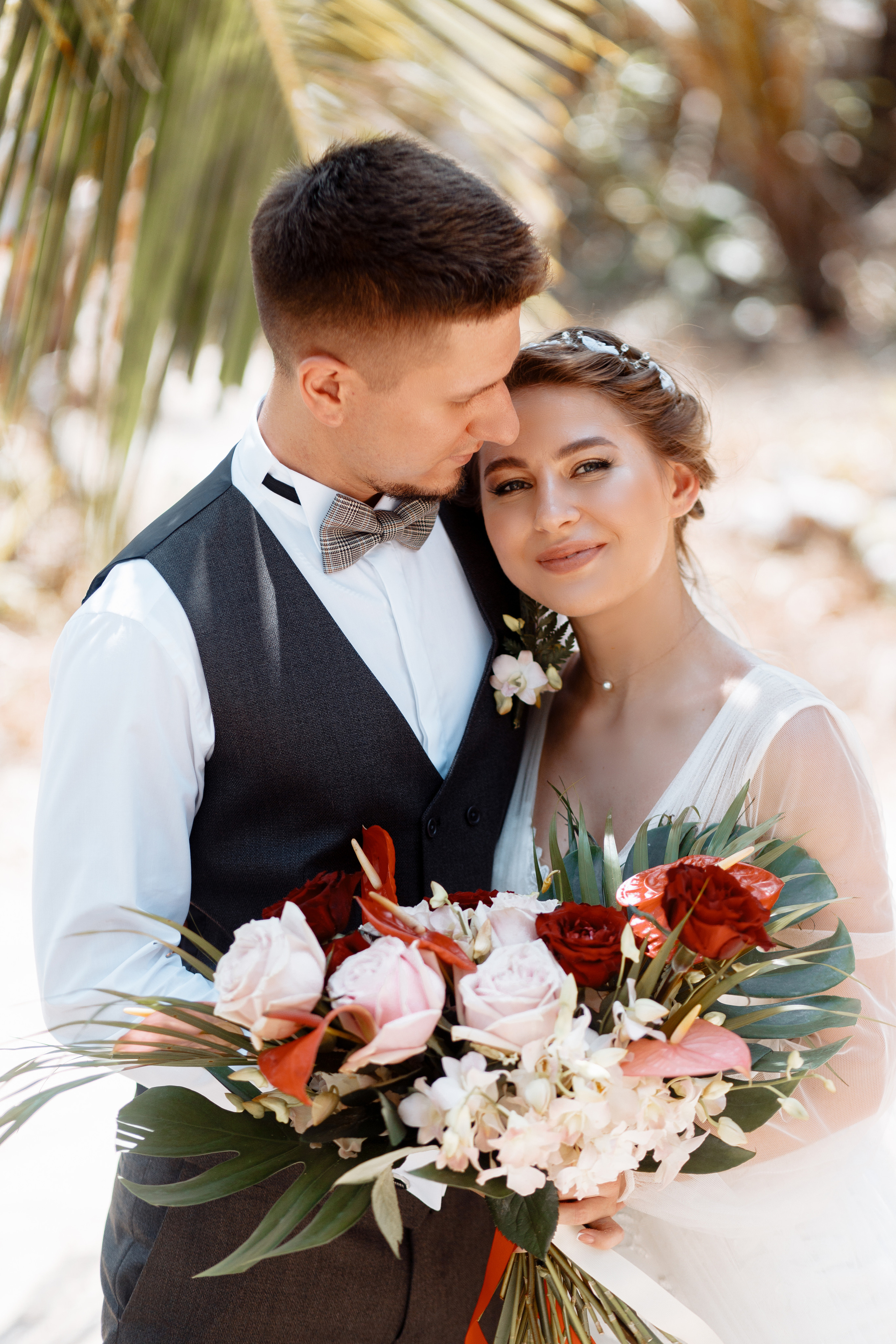 Шикарная невеста на изумрудном берегу острова Пхукета. Фотограф на Пхукете в Таиланде