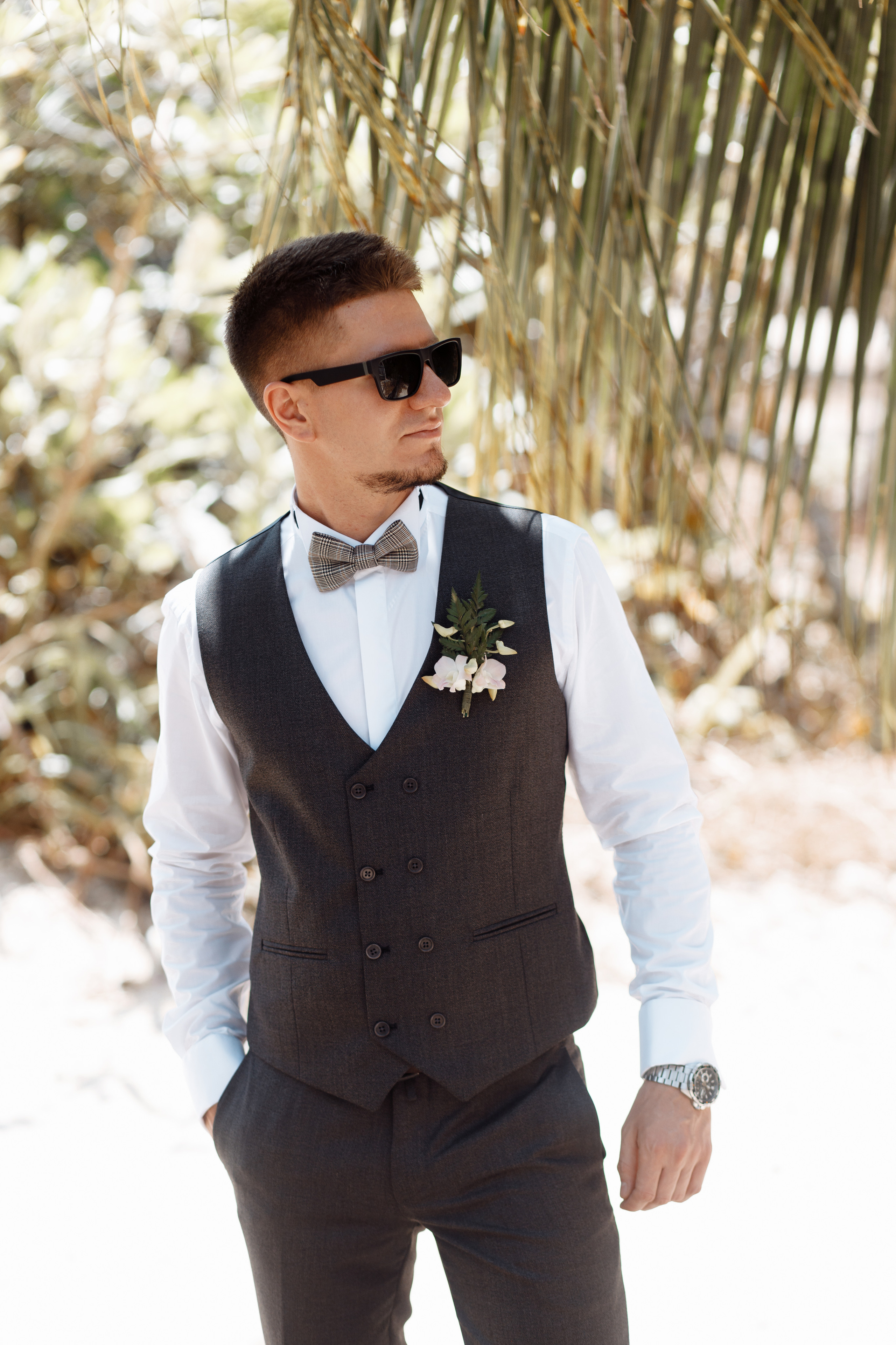 Шикарная невеста на изумрудном берегу острова Пхукета. Фотограф на Пхукете в Таиланде