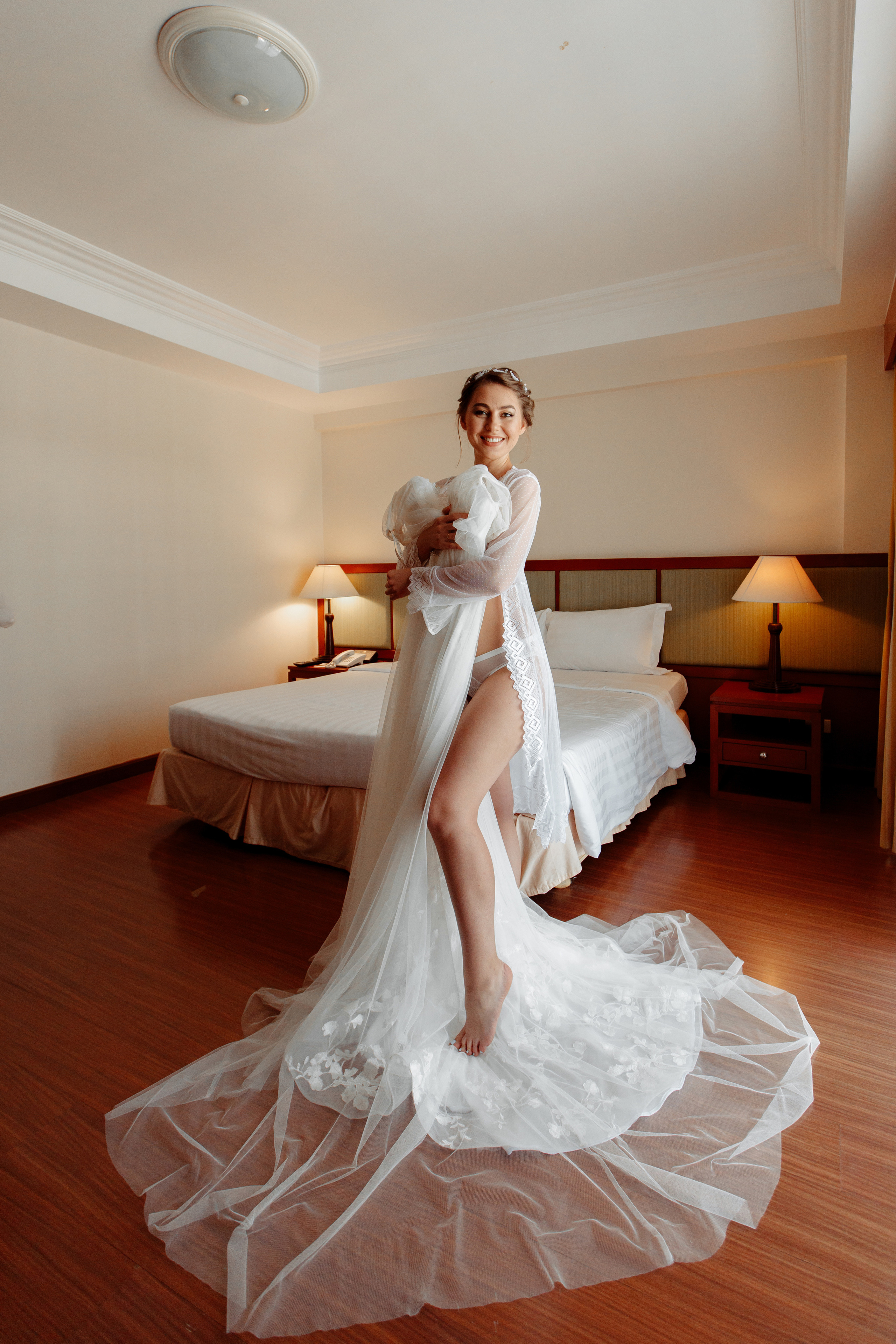 Шикарная невеста на изумрудном берегу острова Пхукета. Фотограф на Пхукете в Таиланде