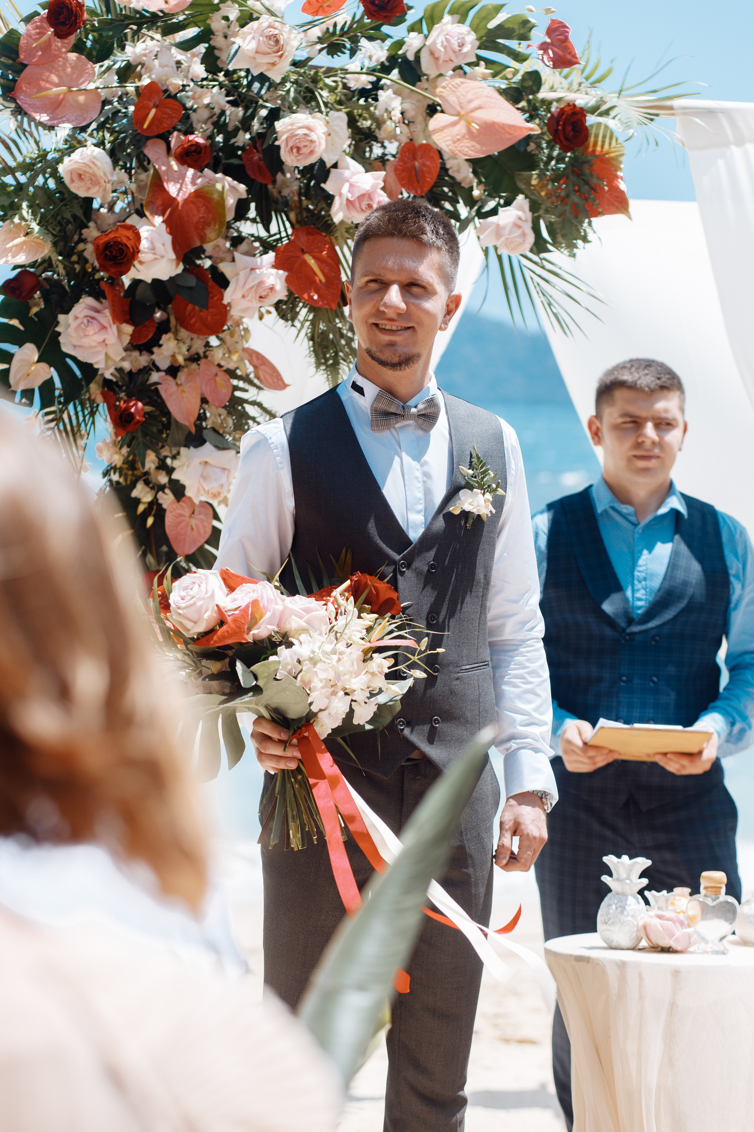 Шикарная невеста на изумрудном берегу острова Пхукета. Фотограф на Пхукете в Таиланде