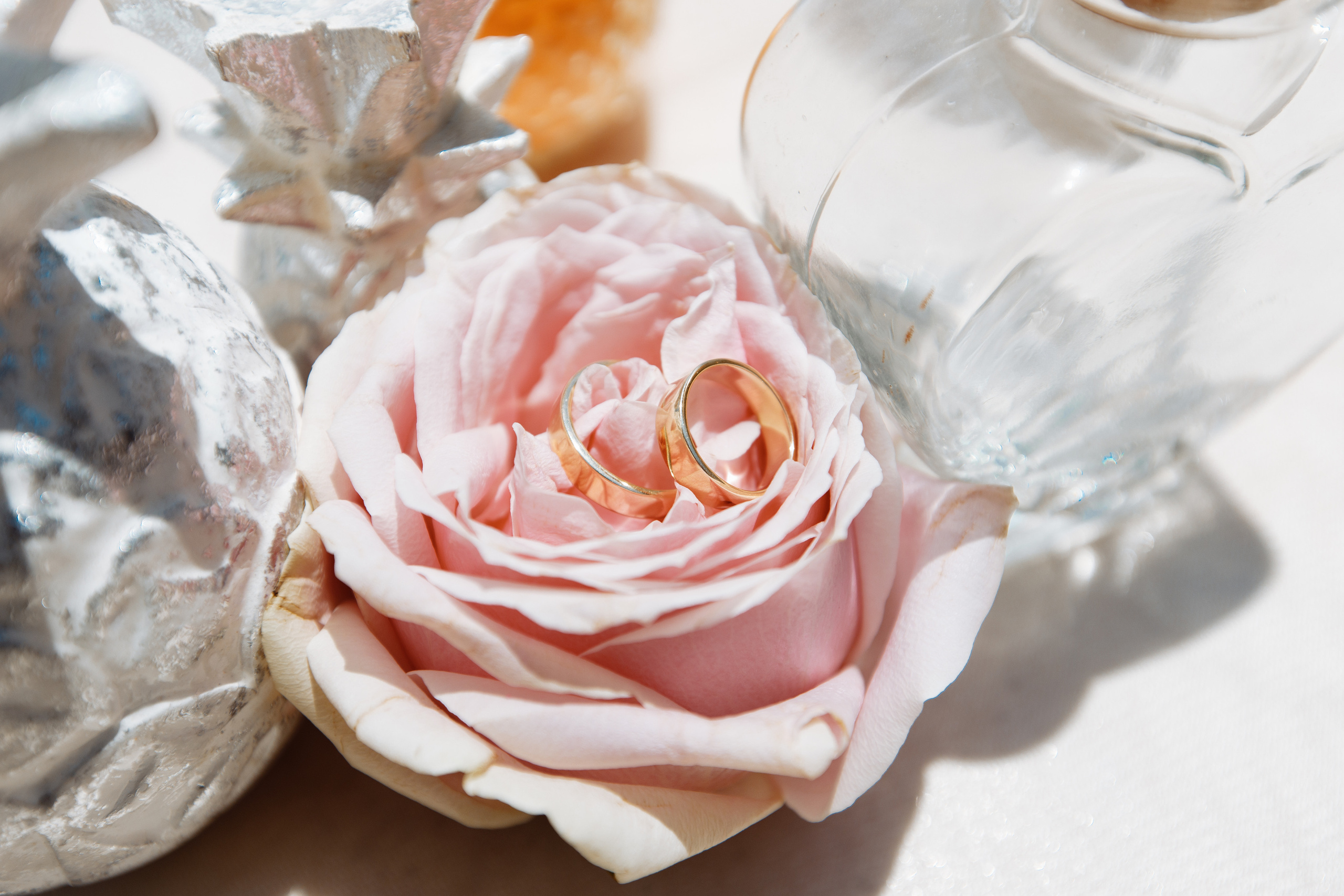 Шикарная невеста на изумрудном берегу острова Пхукета. Фотограф на Пхукете в Таиланде