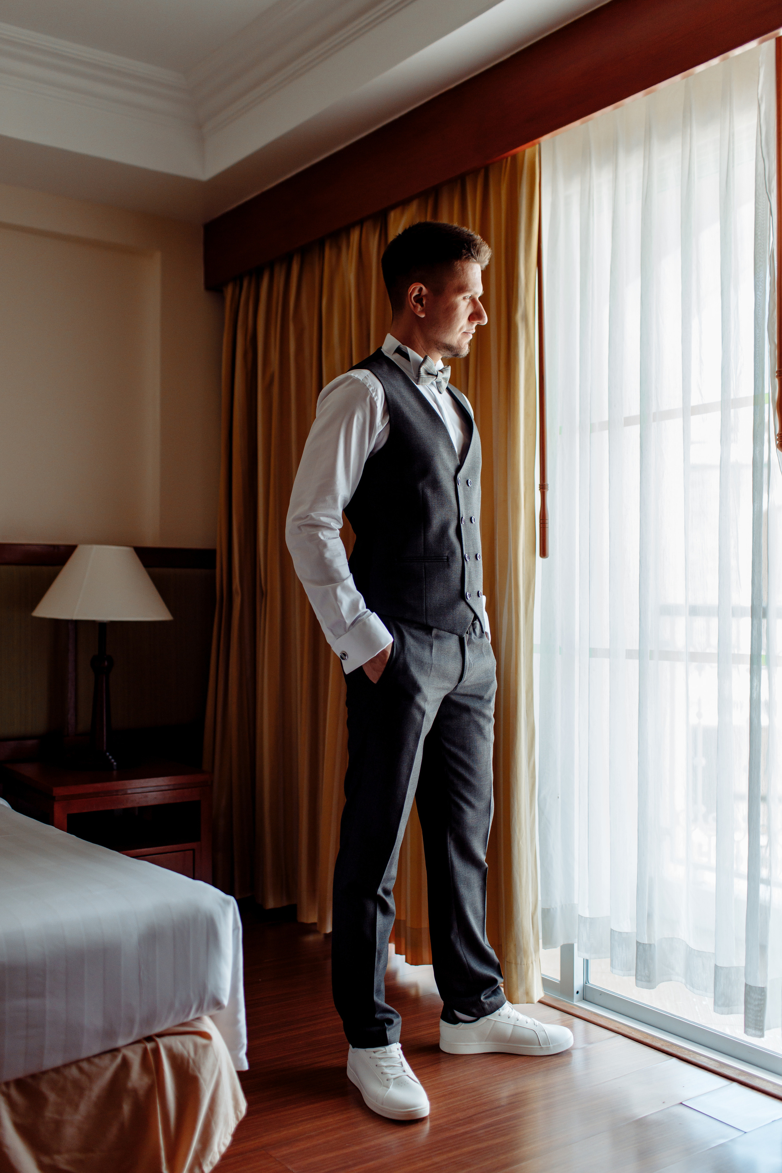 Шикарная невеста на изумрудном берегу острова Пхукета. Фотограф на Пхукете в Таиланде