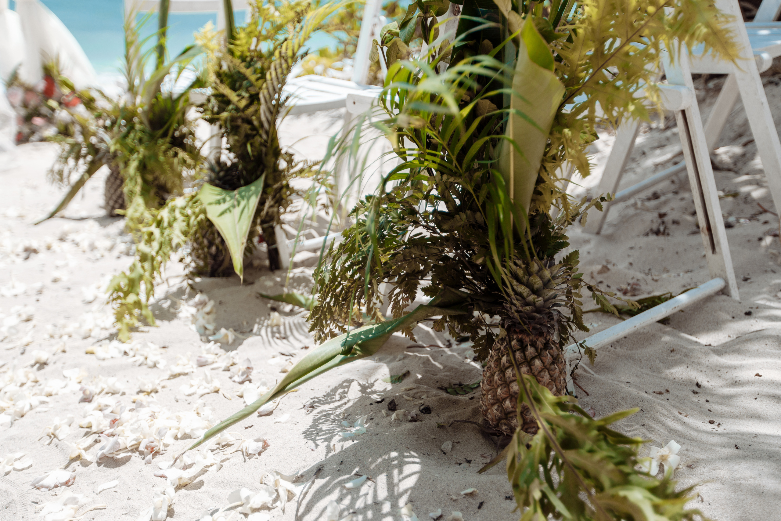 Шикарная невеста на изумрудном берегу острова Пхукета. Фотограф на Пхукете в Таиланде