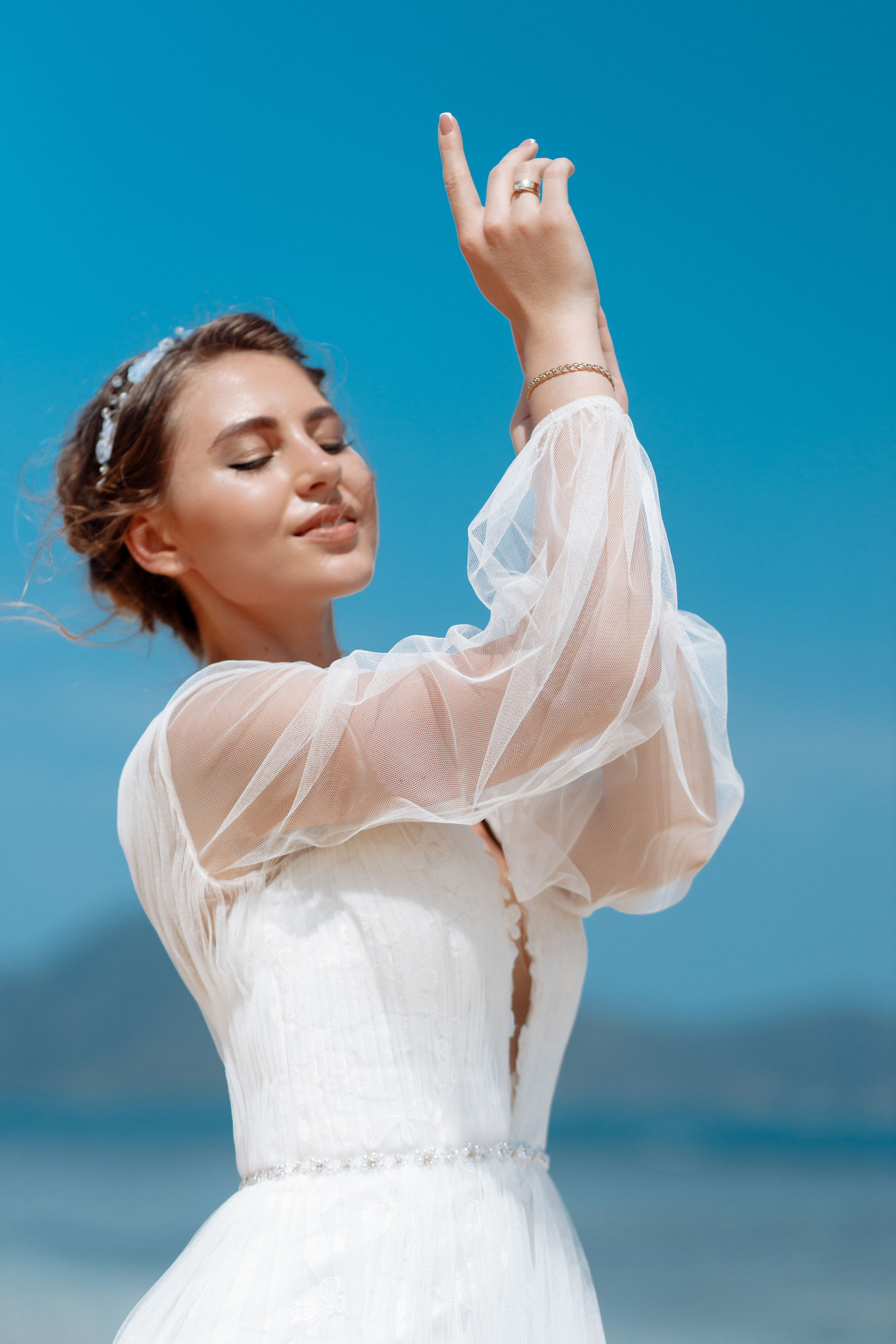 Шикарная невеста на изумрудном берегу острова Пхукета. Фотограф на Пхукете в Таиланде