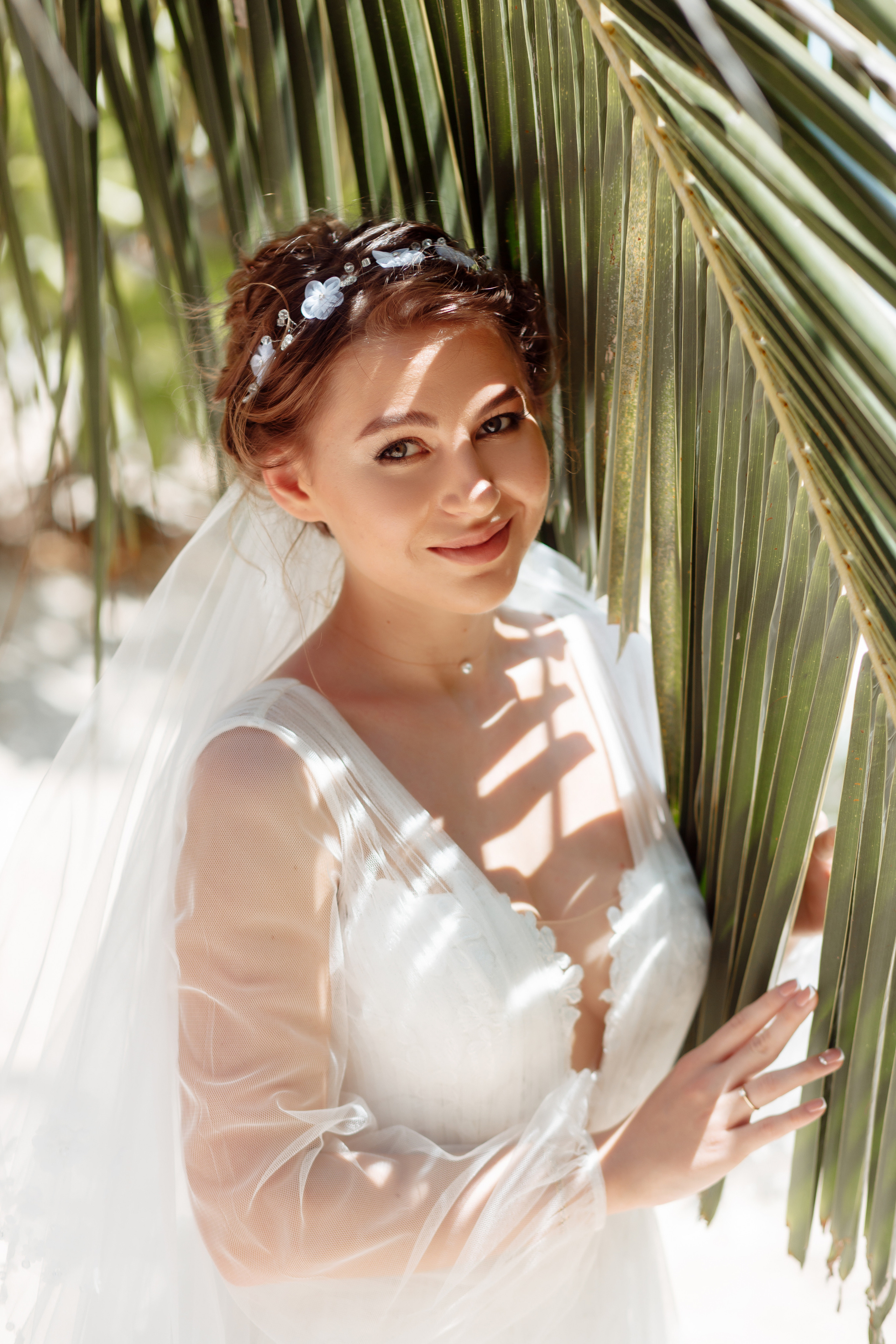 Шикарная невеста на изумрудном берегу острова Пхукета. Фотограф на Пхукете в Таиланде