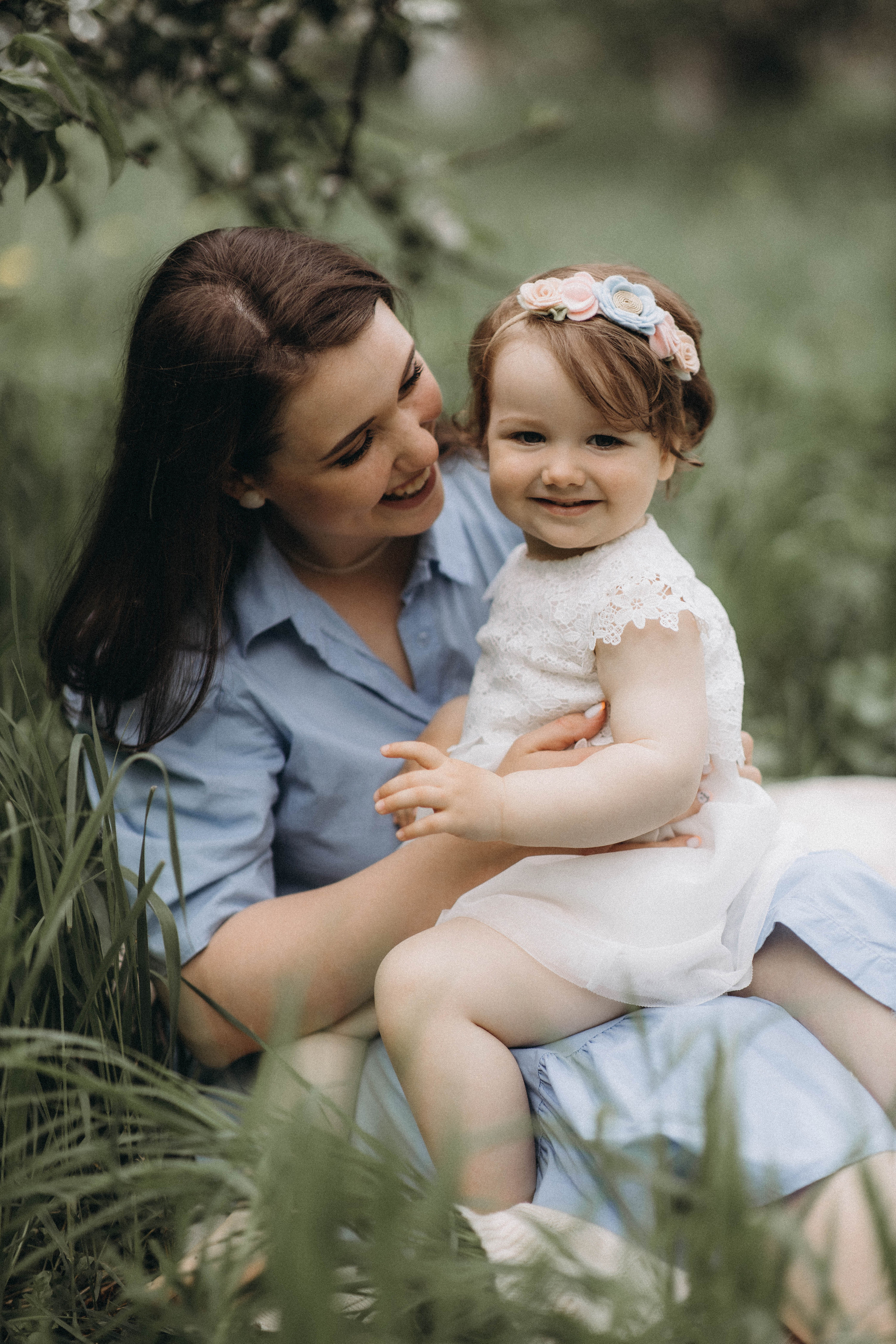 Среди яблонь