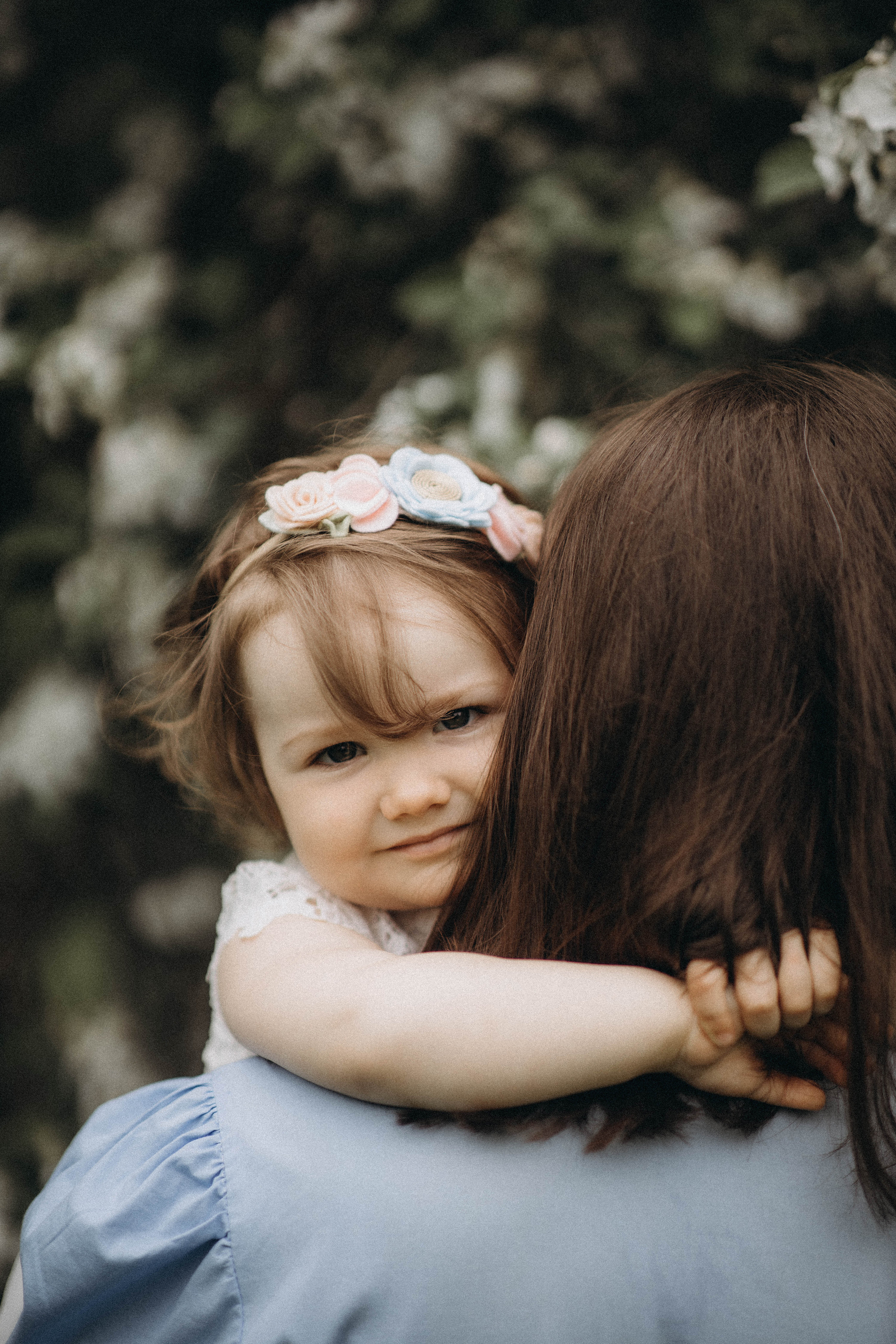 Среди яблонь